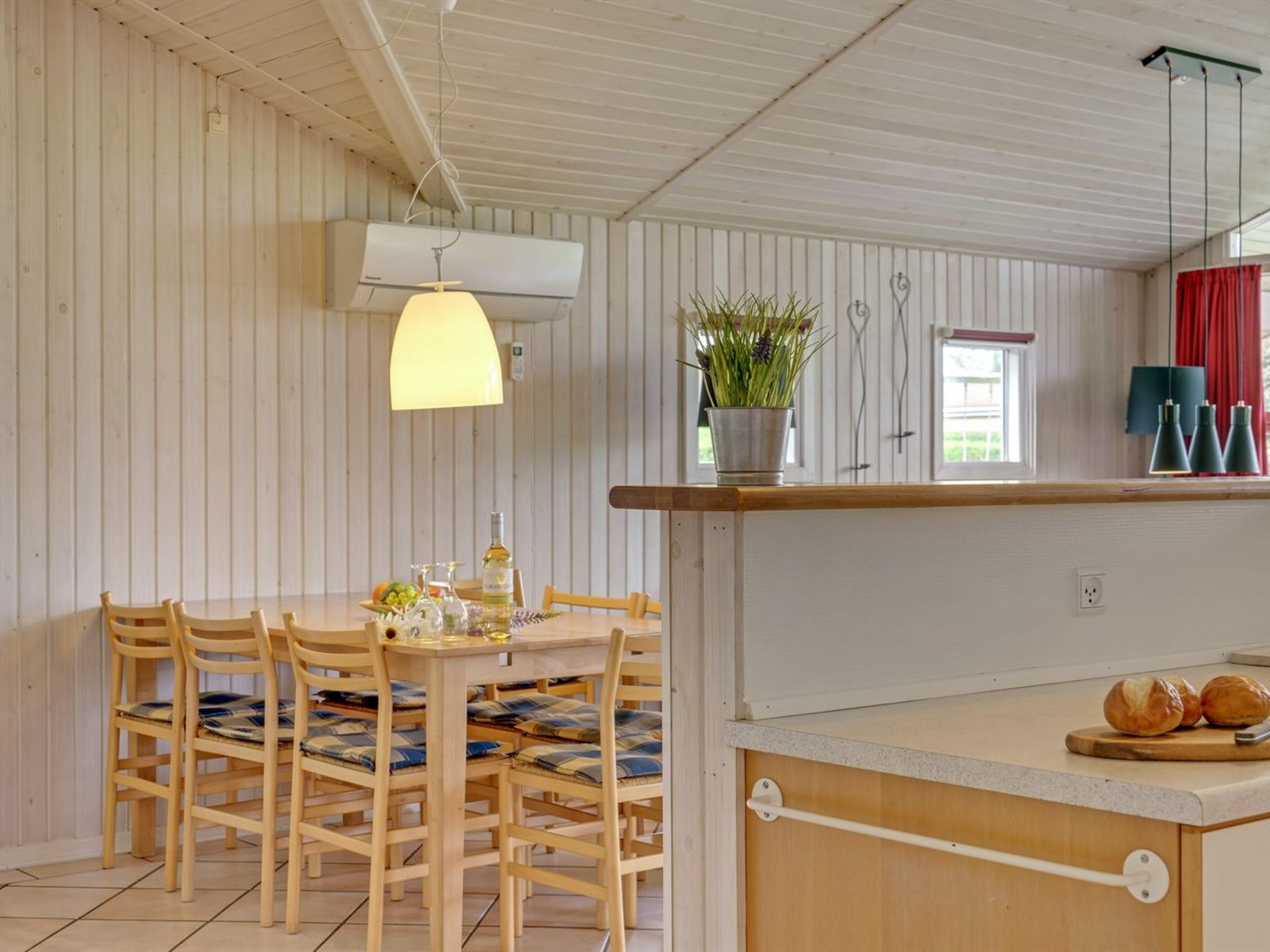 "Folke" - 250m from the sea - Binnen