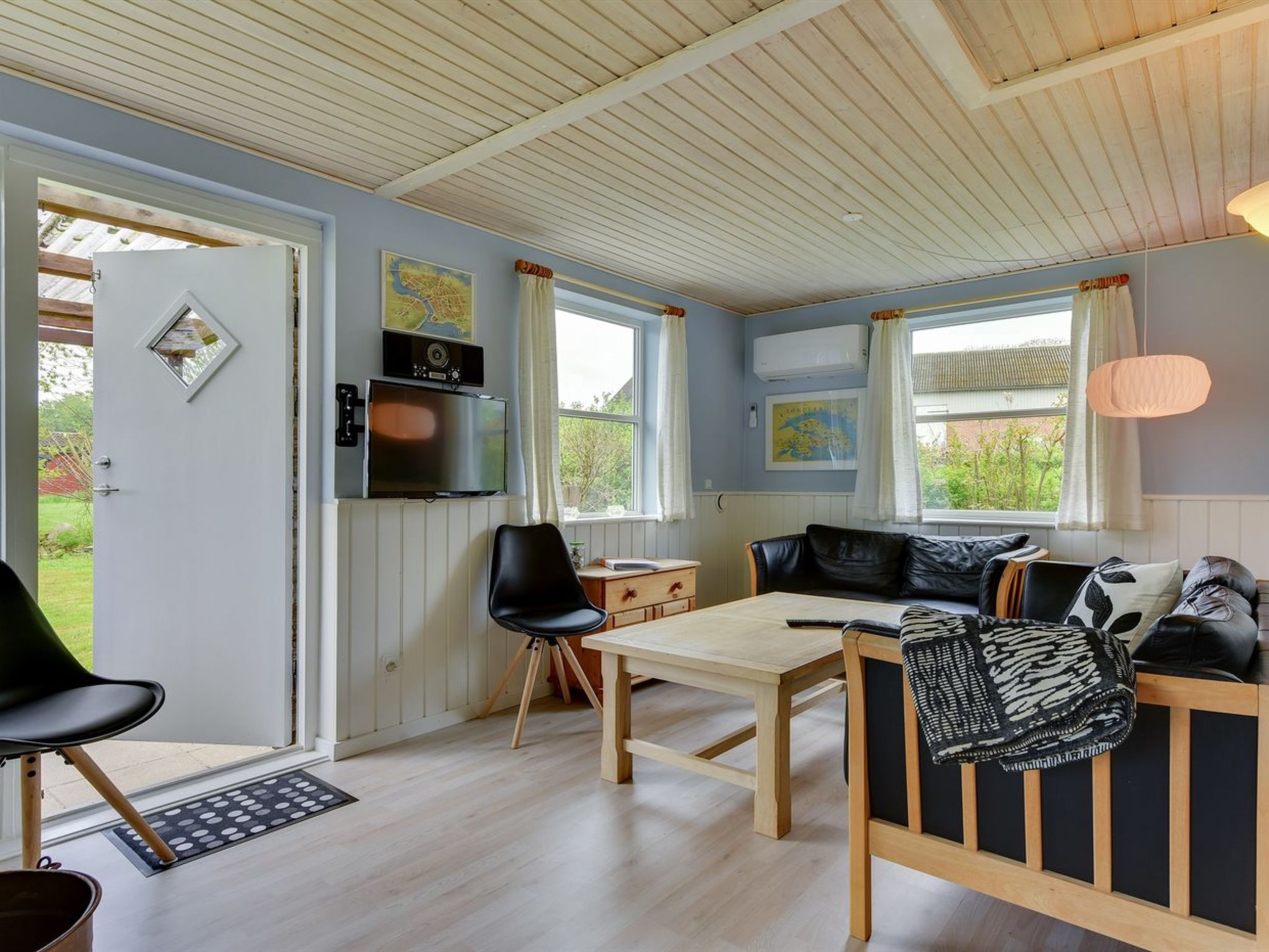 "Venla" - 150m from the sea-Binnen