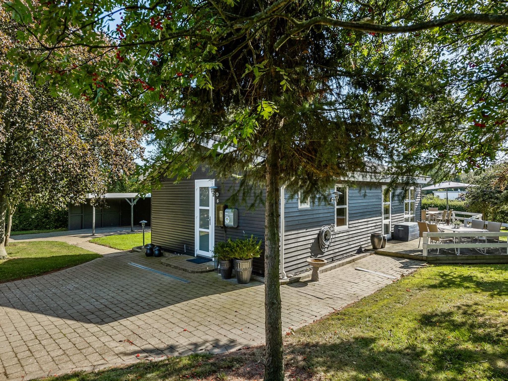 "Leandra" - 600m from the sea