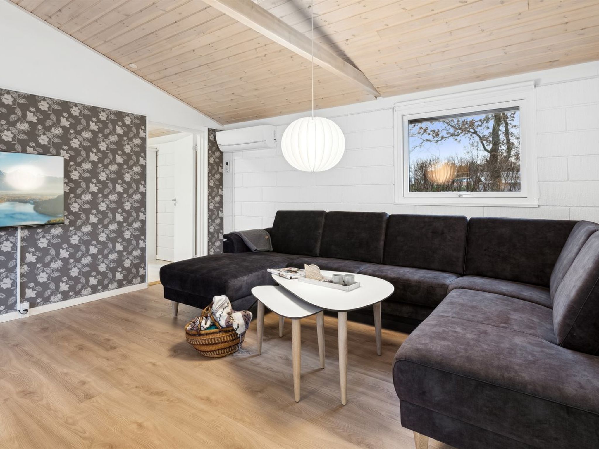"Mahalia" - 300m from the sea-Binnen