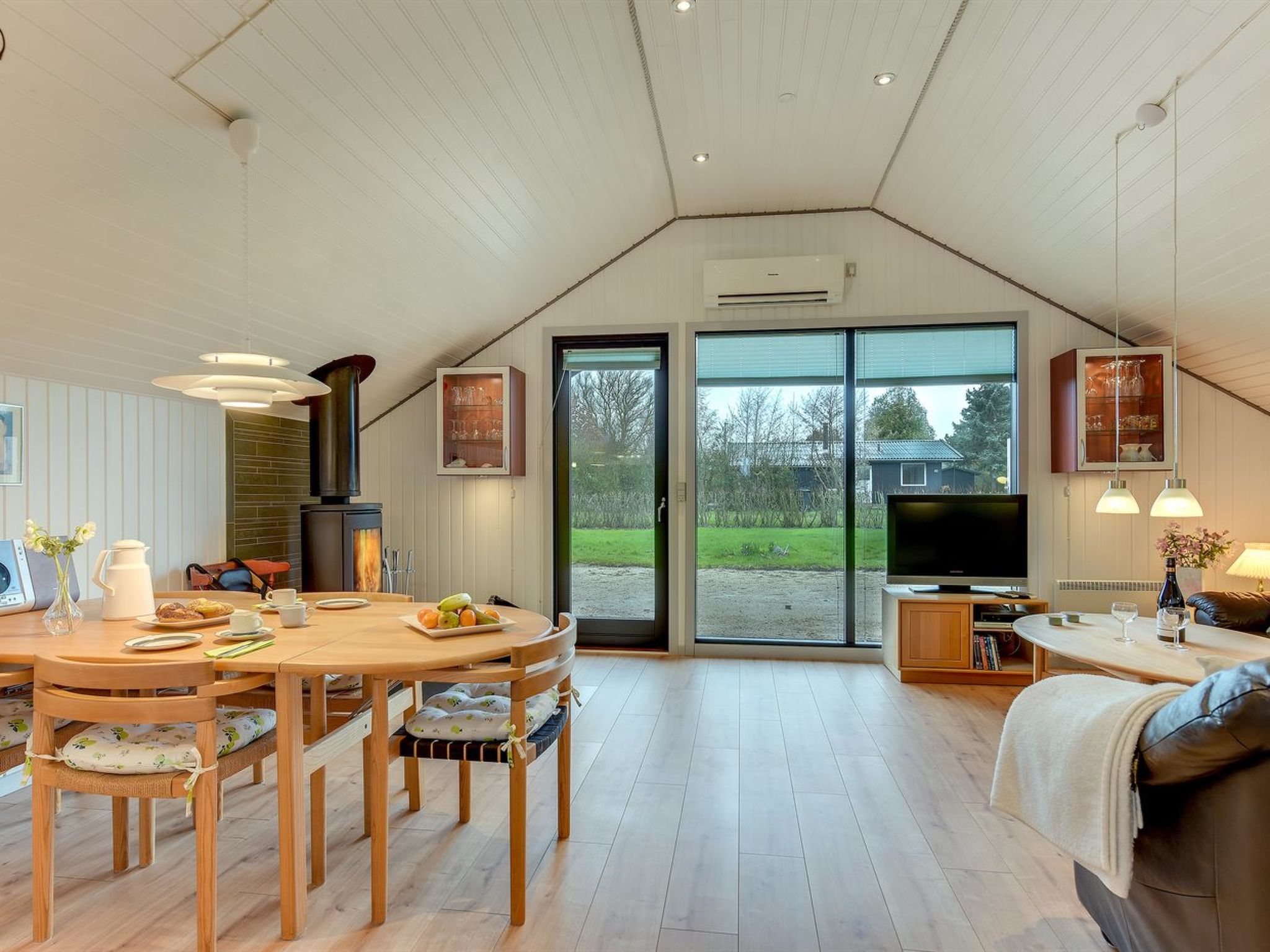 "Tican" - 400m from the sea - Binnen
