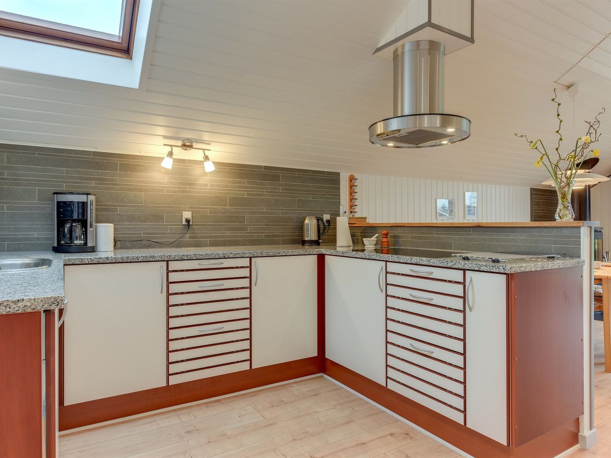 "Tican" - 400m from the sea - Binnen