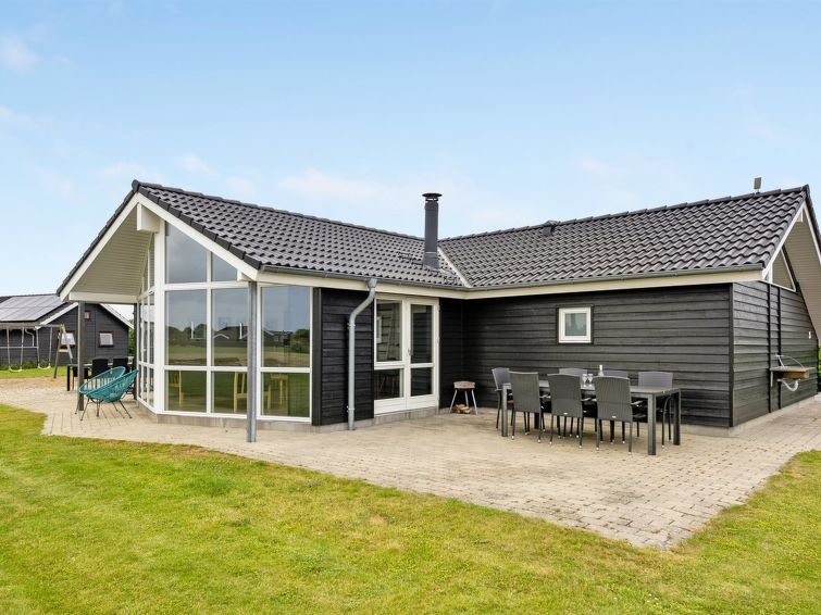 "Finja" - 500m From The Sea - Sydals