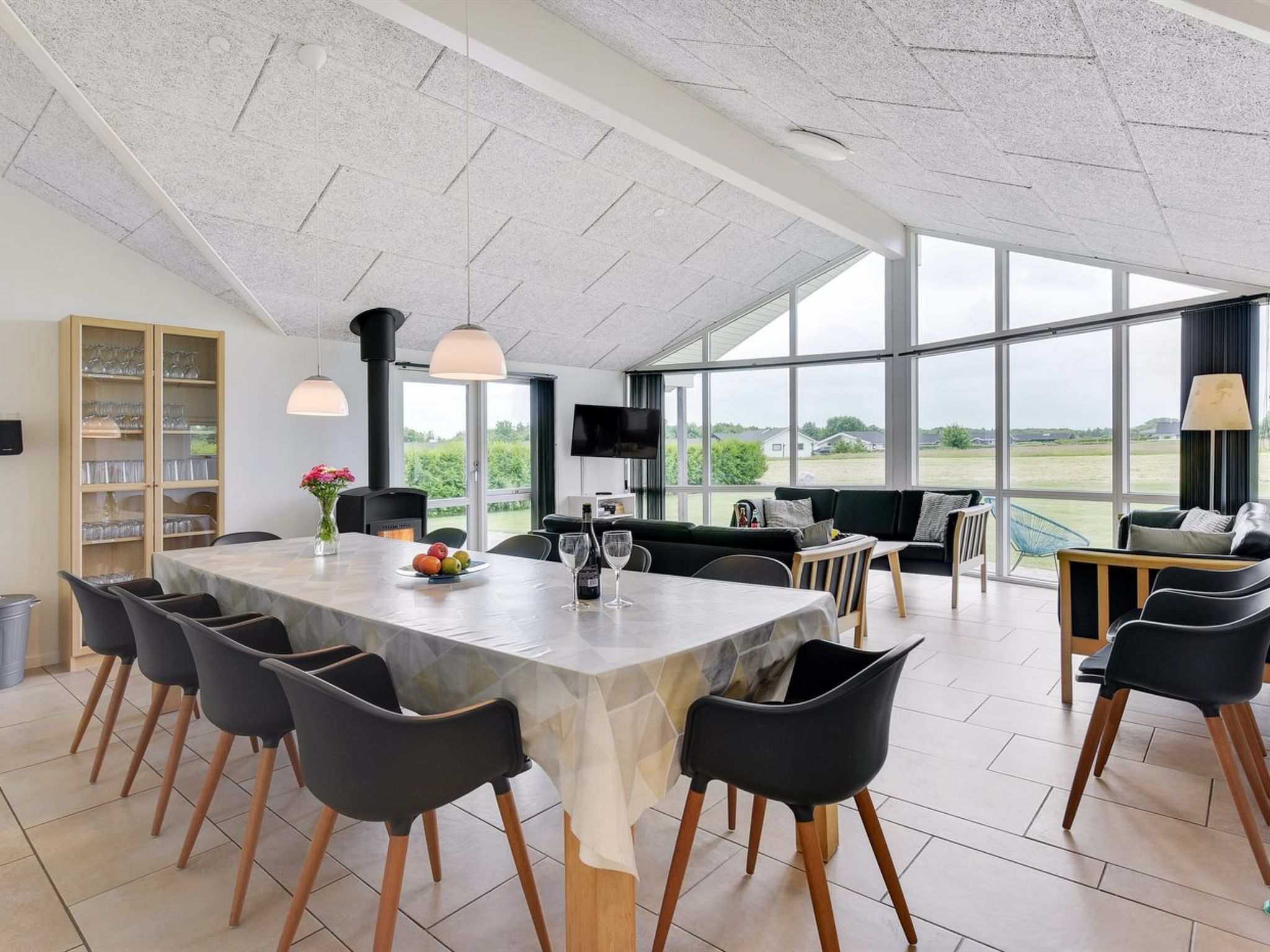 "Finja" - 500m from the sea - Drinnen