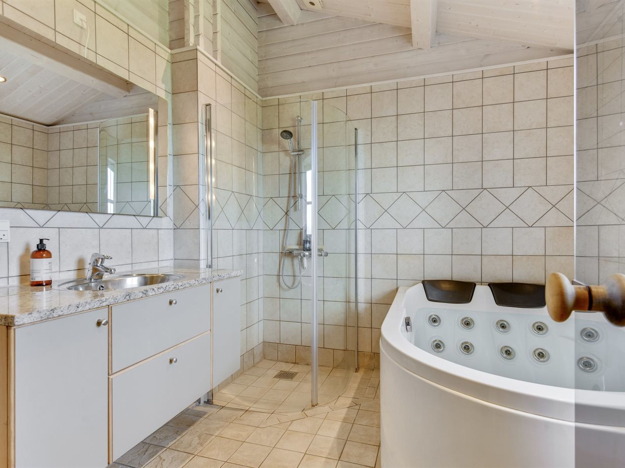 "Ruusu" - 300m from the sea - Drinnen