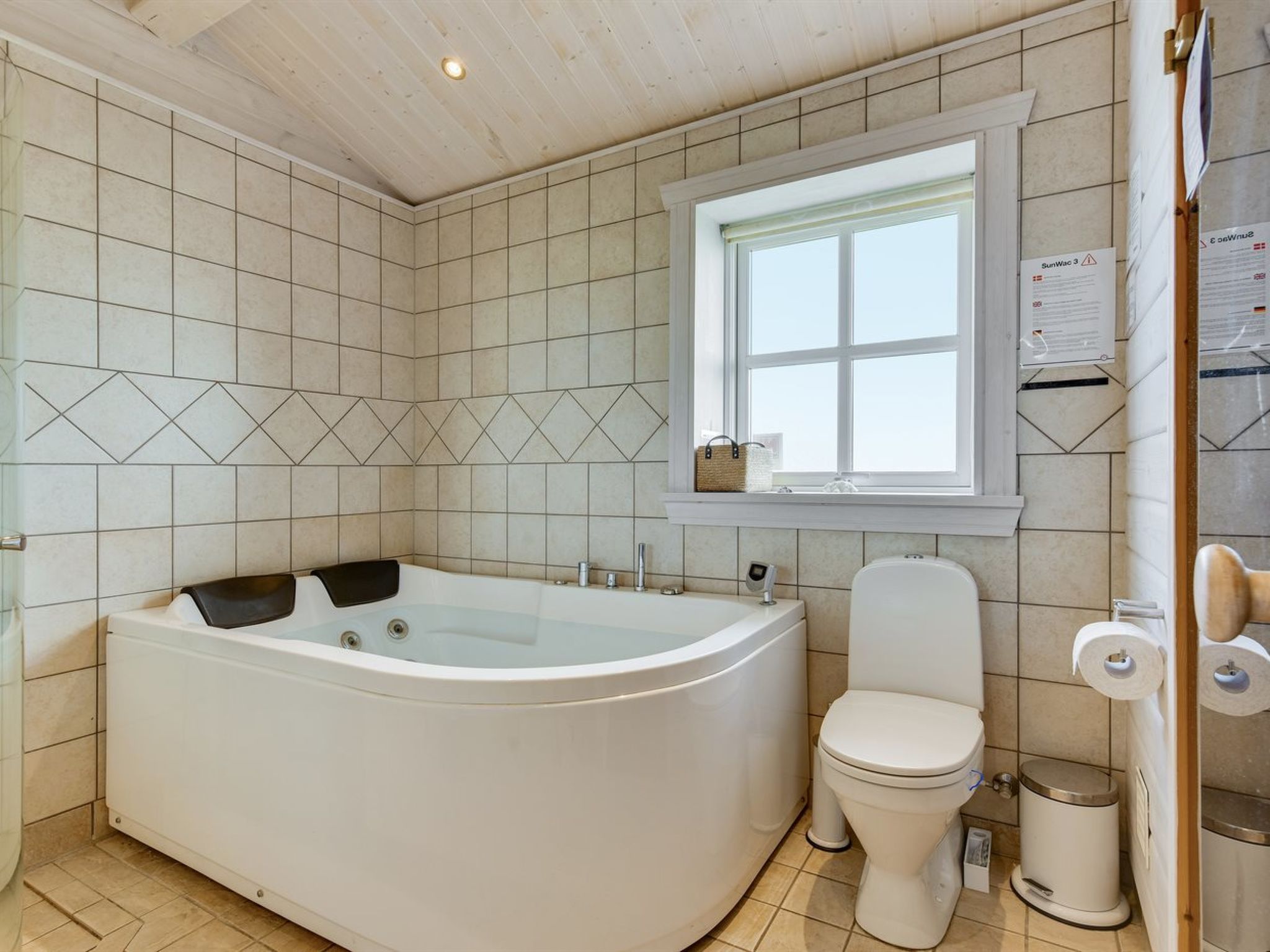 "Ruusu" - 300m from the sea - Drinnen