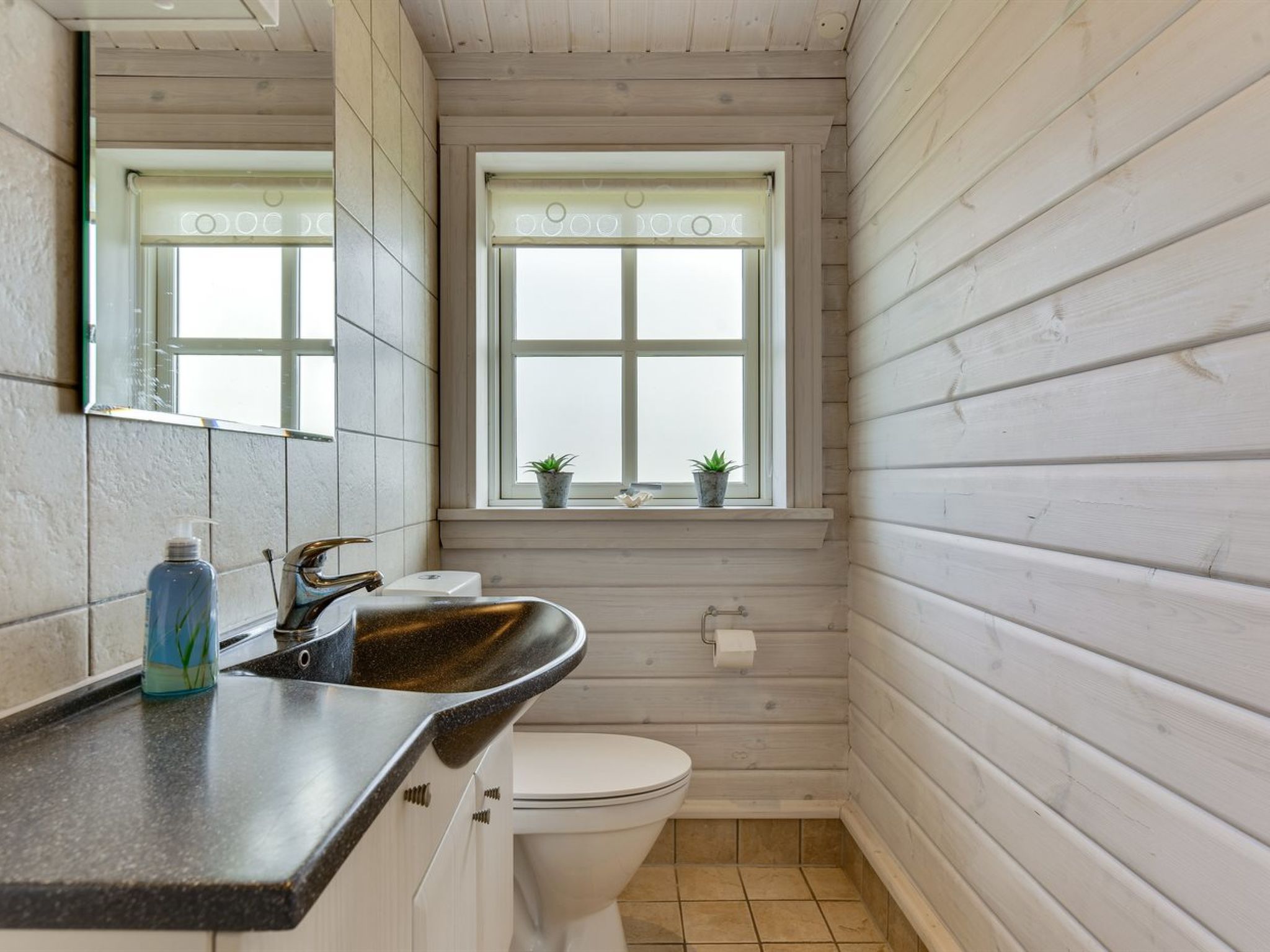 "Ruusu" - 300m from the sea - Drinnen