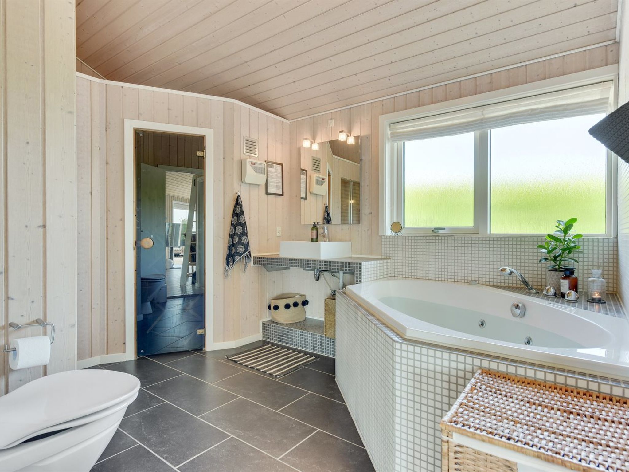 "Fridtjof" - 100m from the sea-Dedans