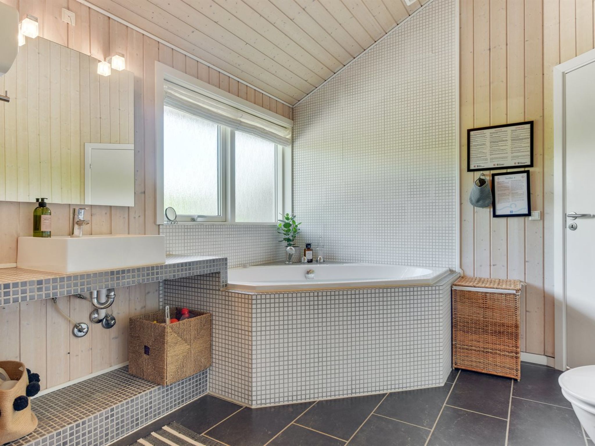 "Fridtjof" - 100m from the sea-Dedans