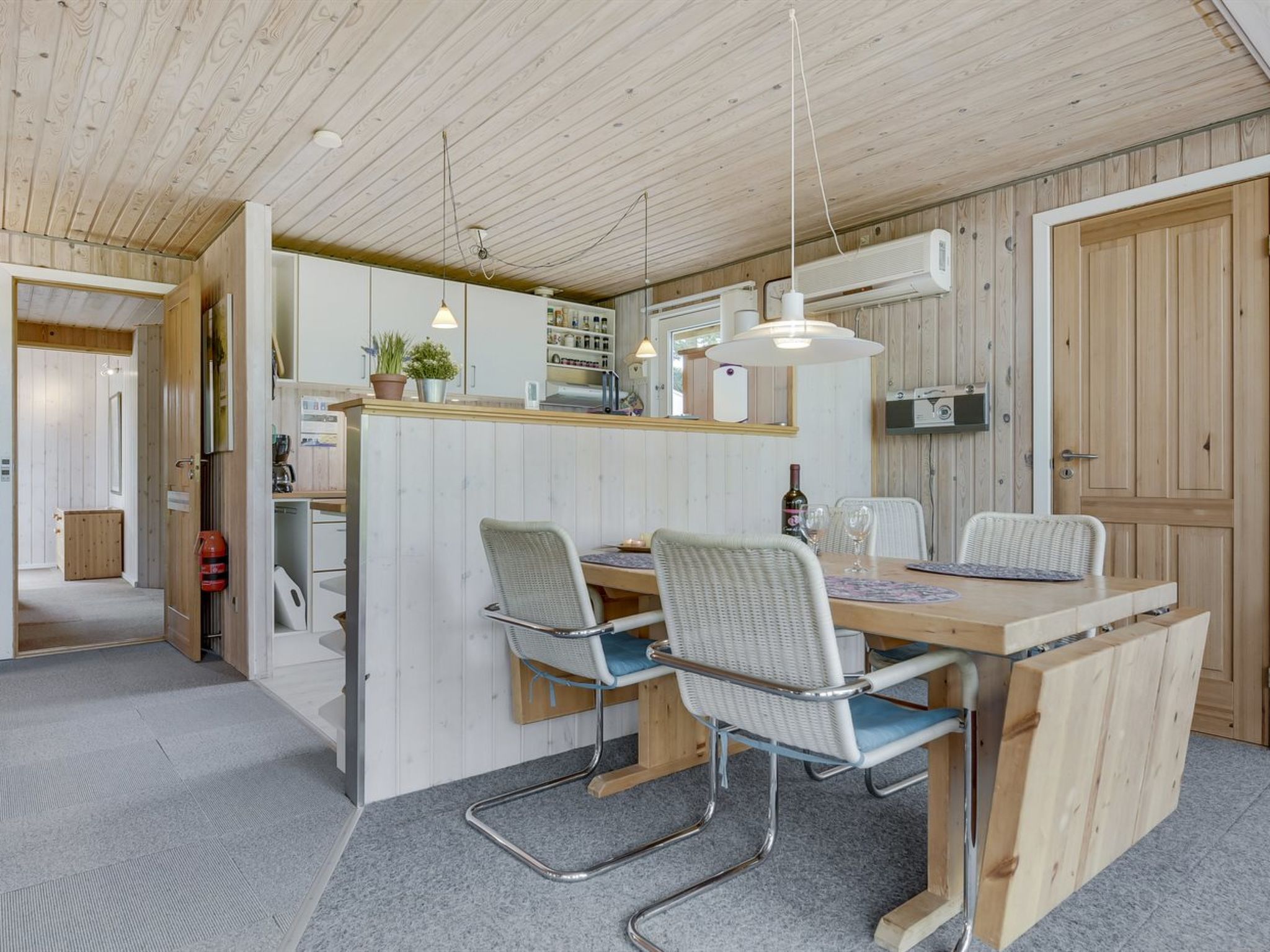 "Virpi" - 400m from the sea - Binnen