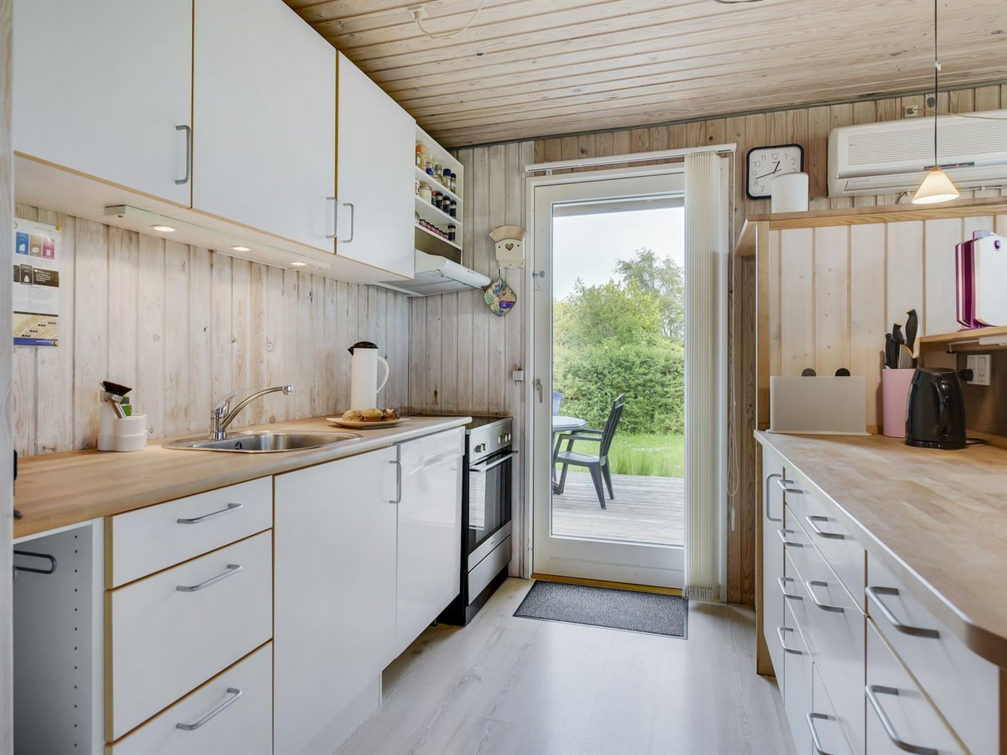 "Virpi" - 400m from the sea - Binnen