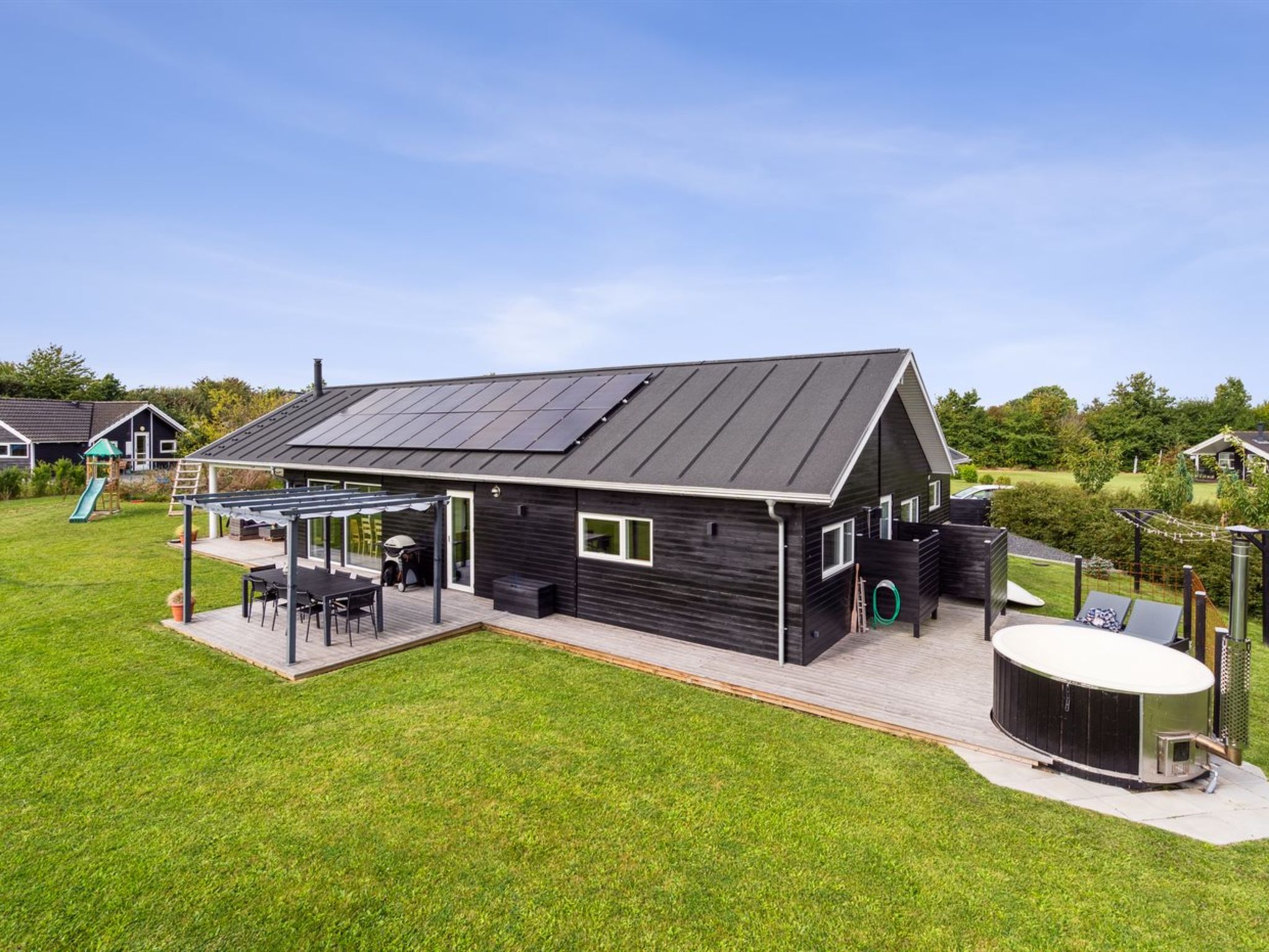 "Amdi" - 700m from the sea - Buiten