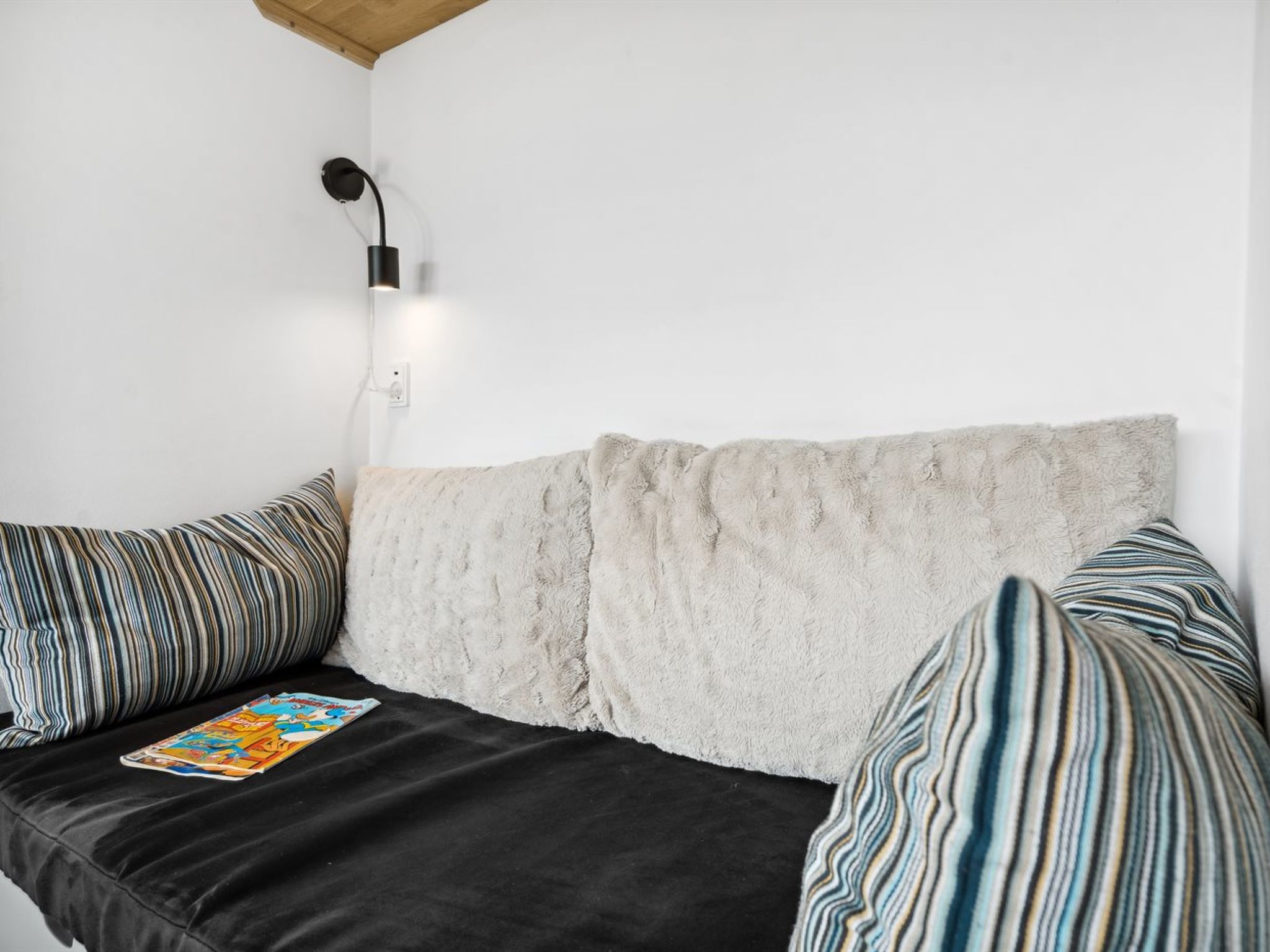 "Amdi" - 700m from the sea - Binnen