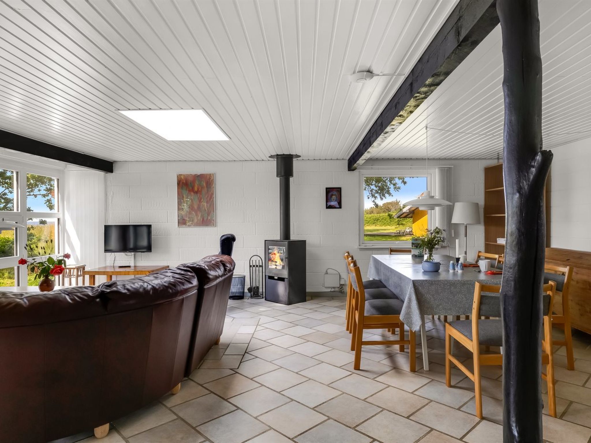 "Thara" - 100m from the sea - Binnen