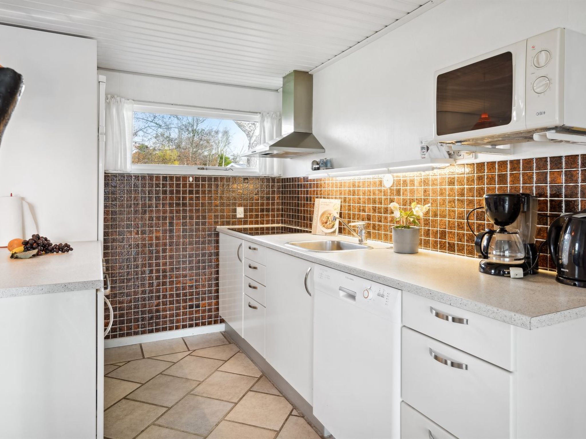 "Thara" - 100m from the sea - Binnen