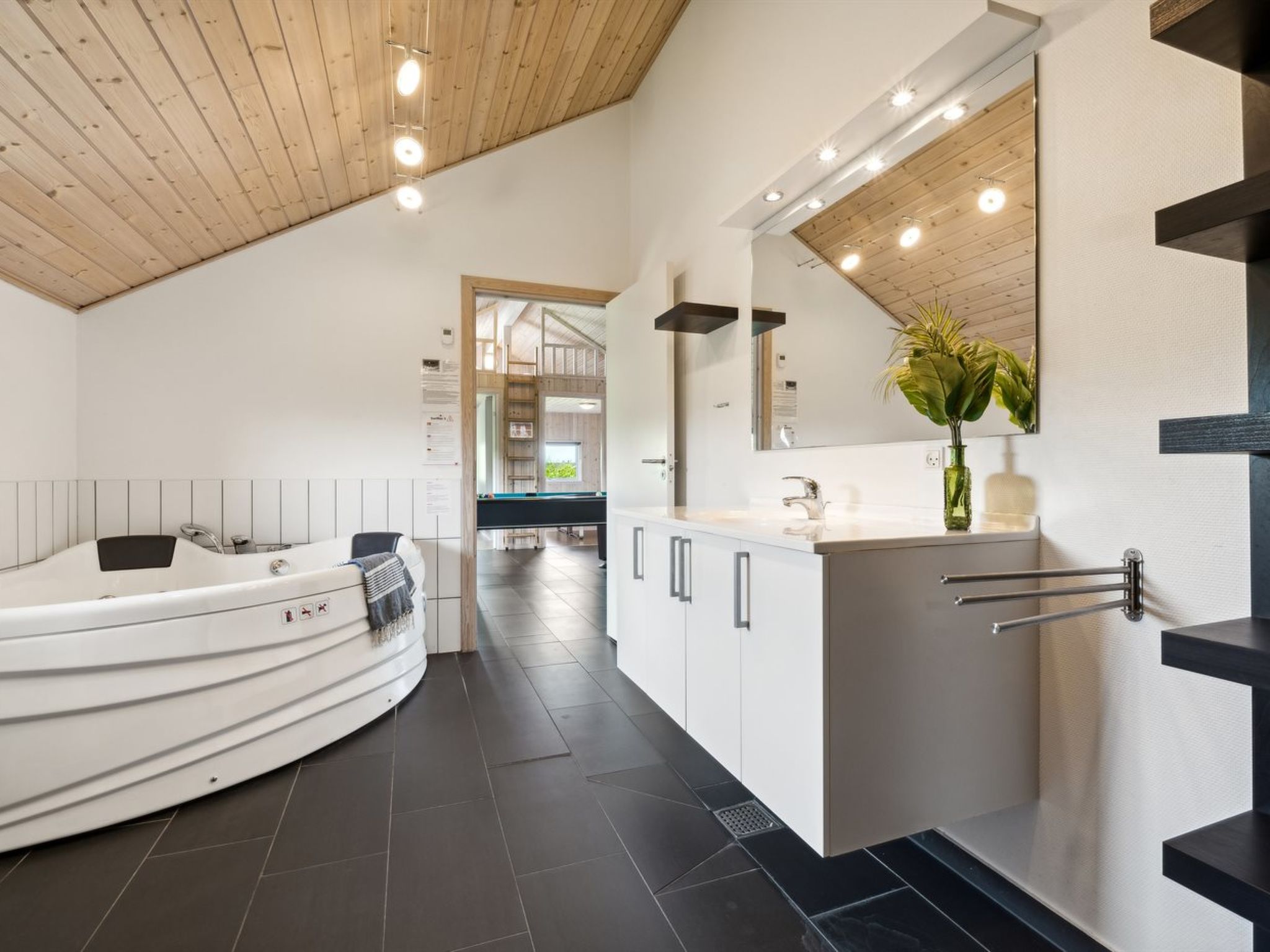 "Edzard" - 800m from the sea - Drinnen
