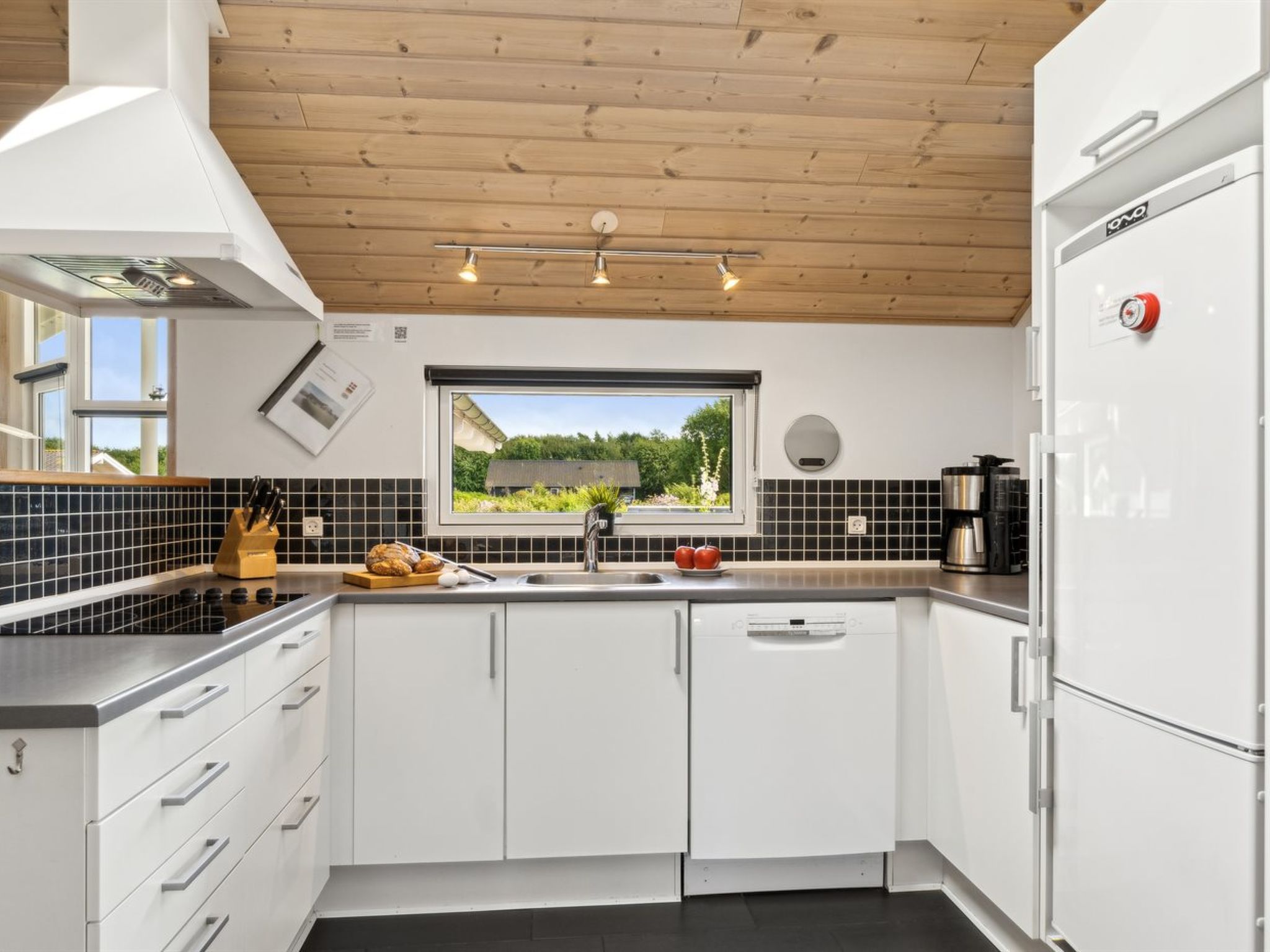 "Edzard" - 800m from the sea - Drinnen