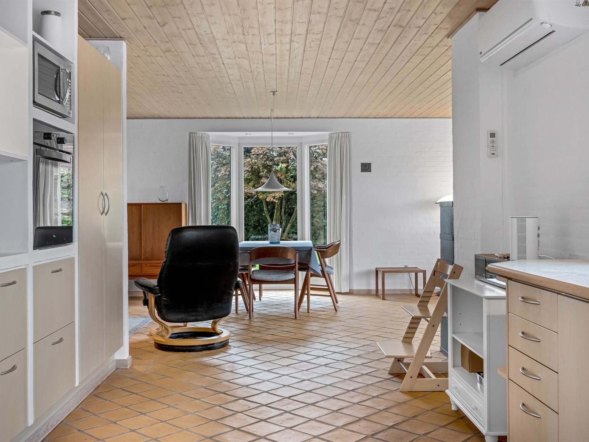 "Kalli" - 100m from the sea - Binnen