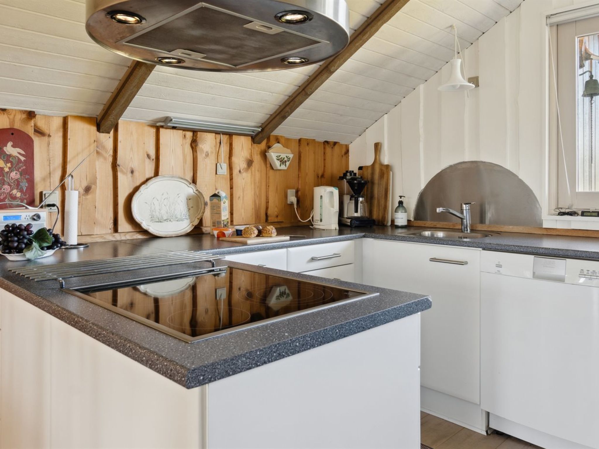 "Bernadine" - 400m from the sea - Binnen