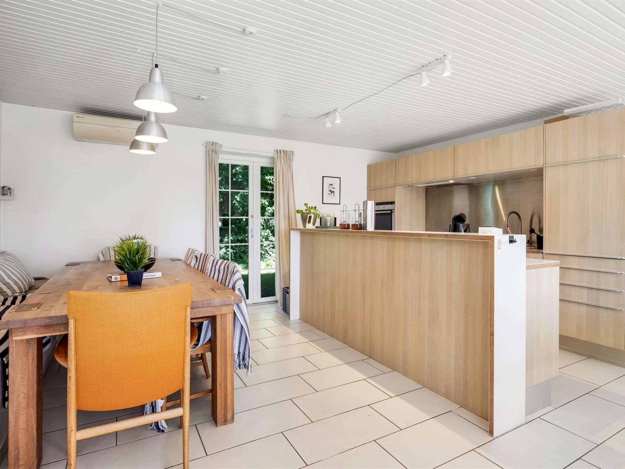 "Matild" - 250m from the sea-Binnen