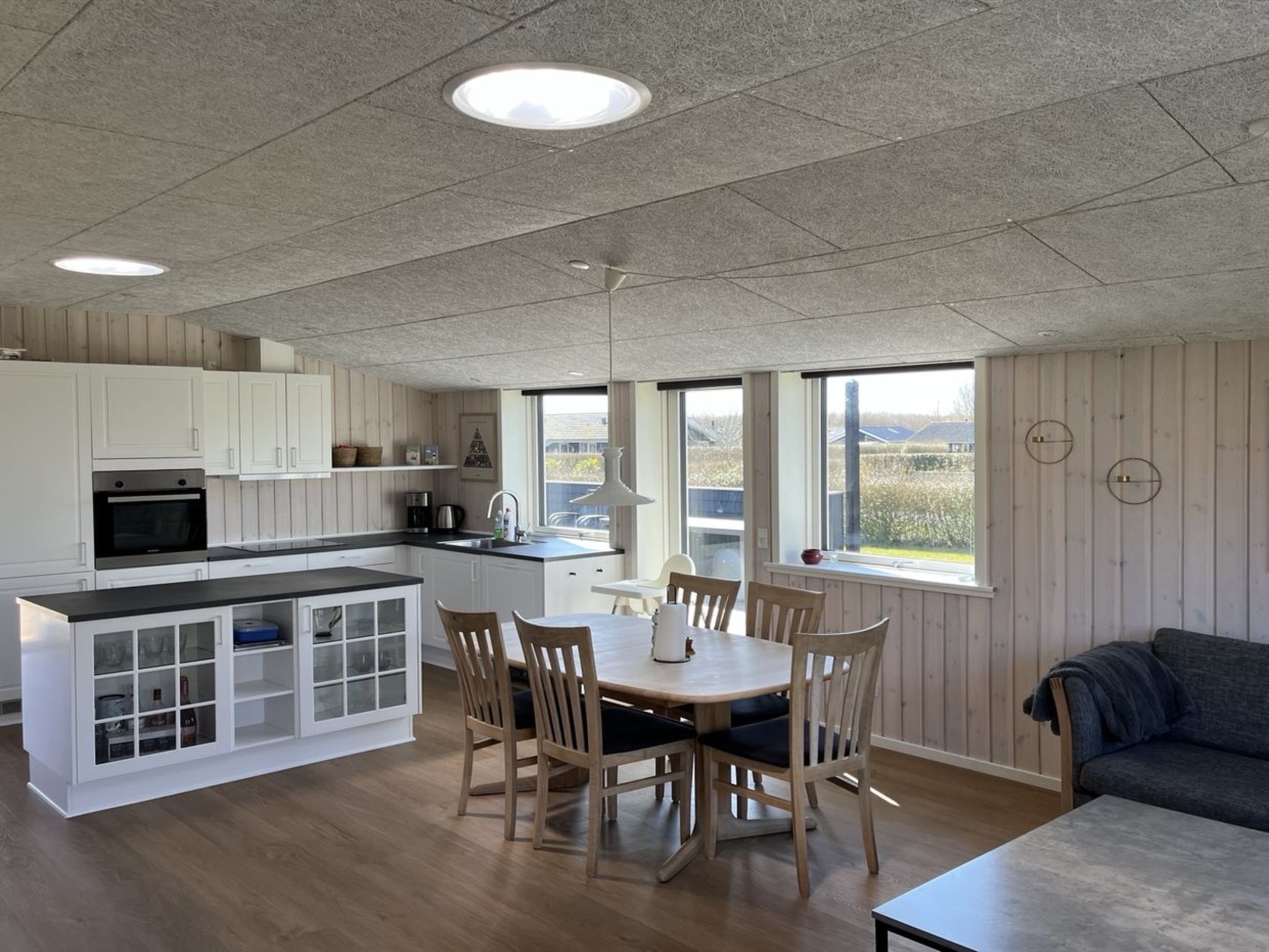 "Helmtrud" - 700m from the sea-Binnen