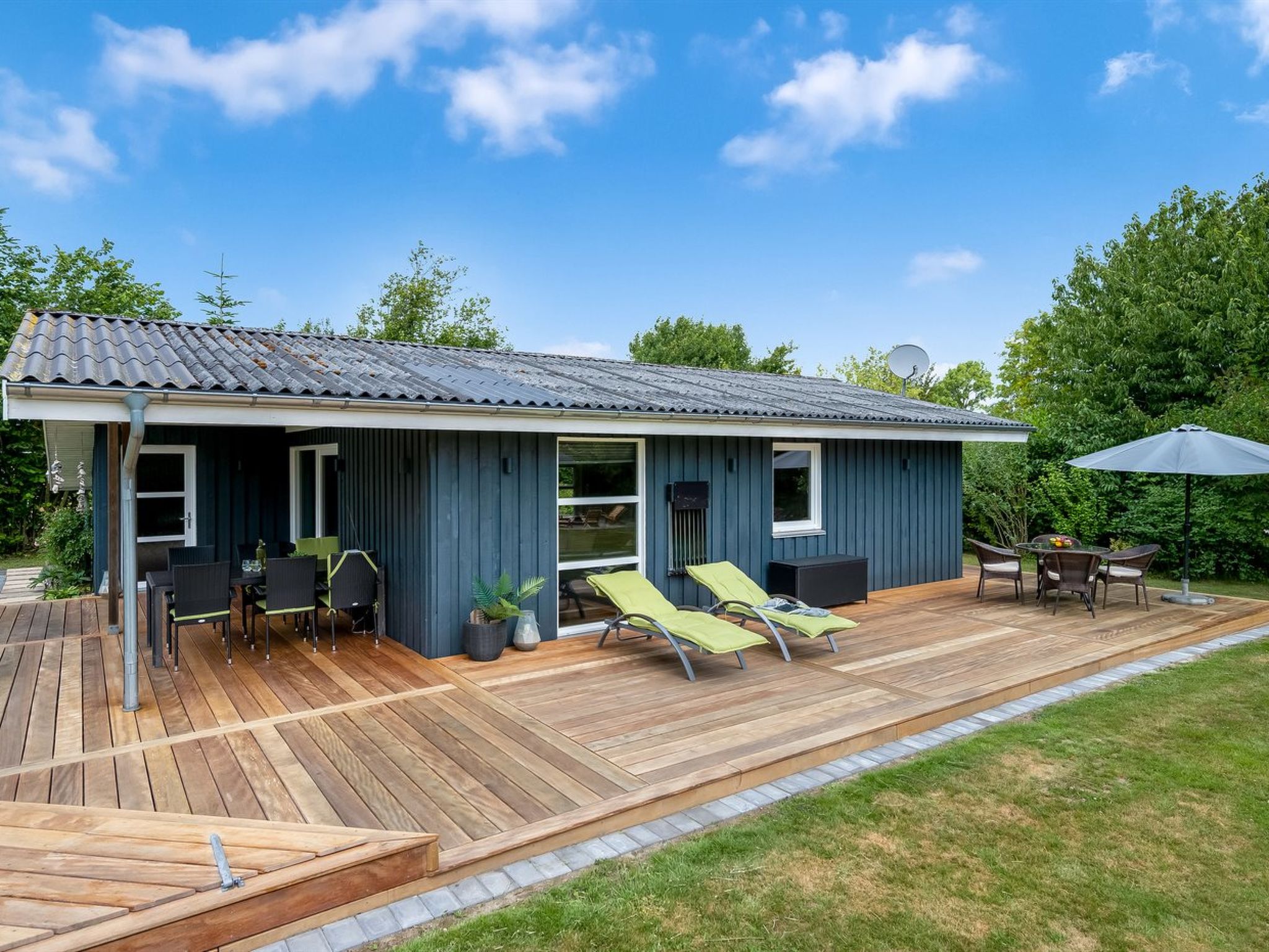 "Ellie" - 500m from the sea-Draußen