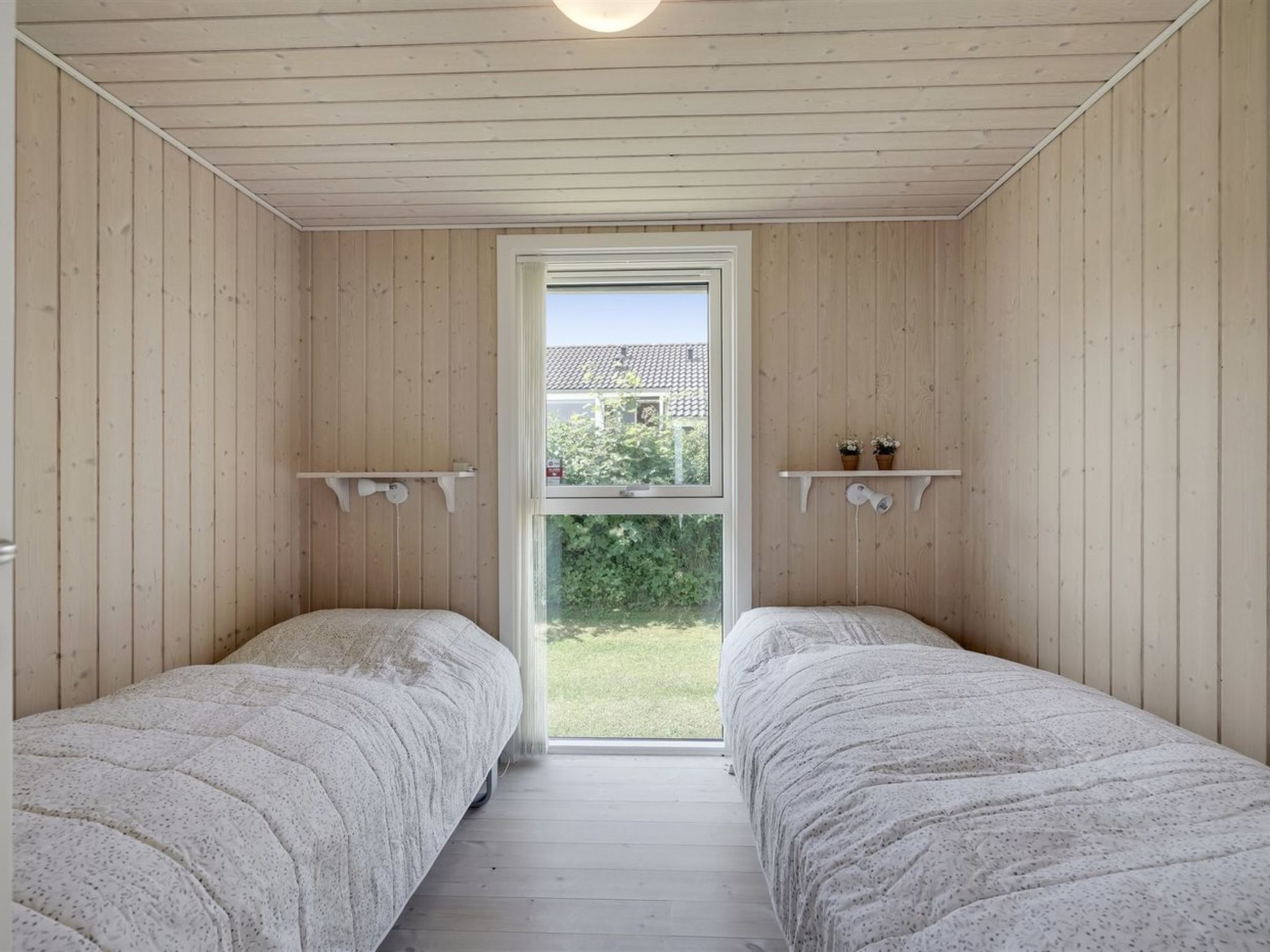 "Finn" - 100m from the sea-Binnen