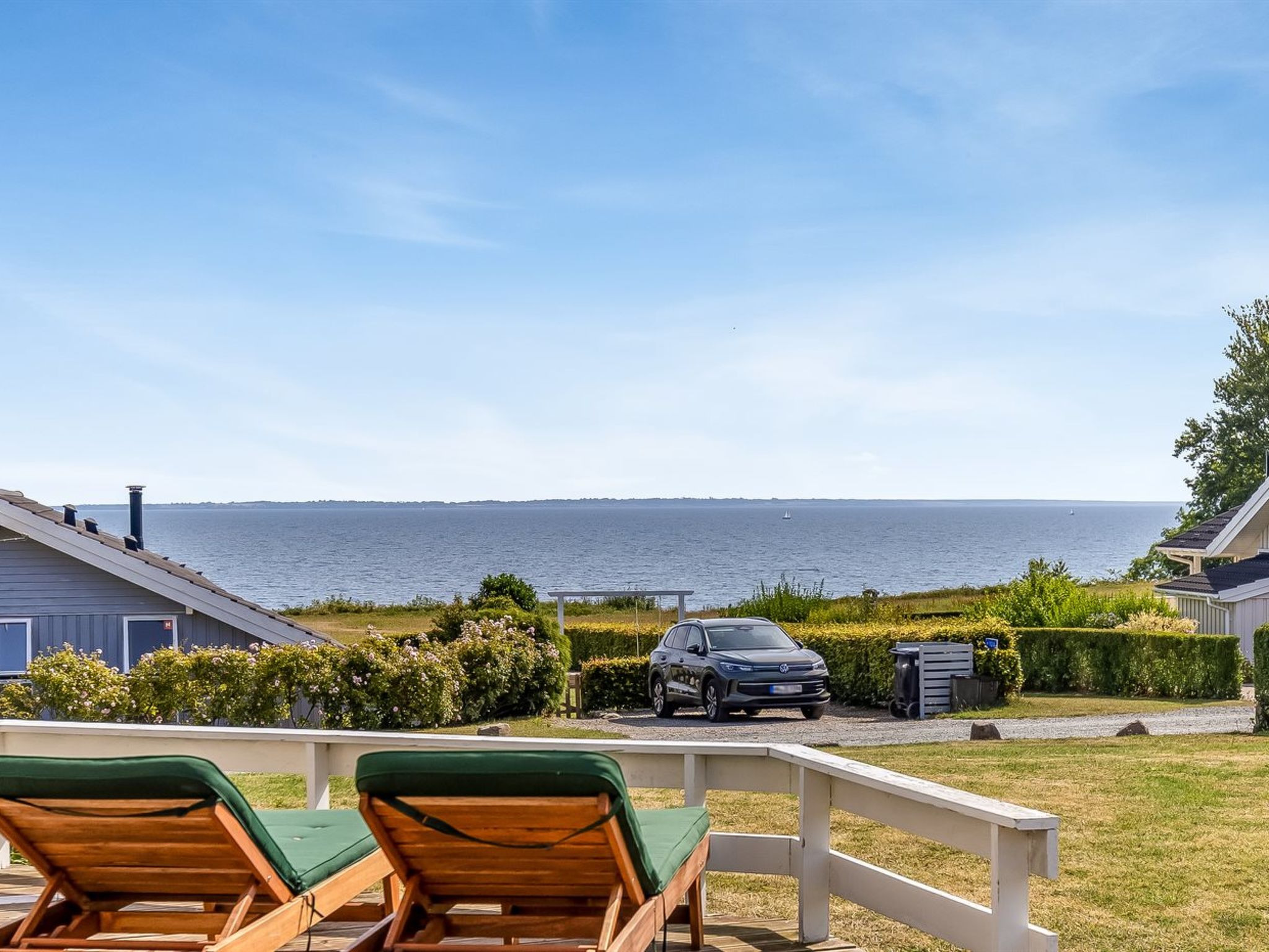 "Finn" - 100m from the sea