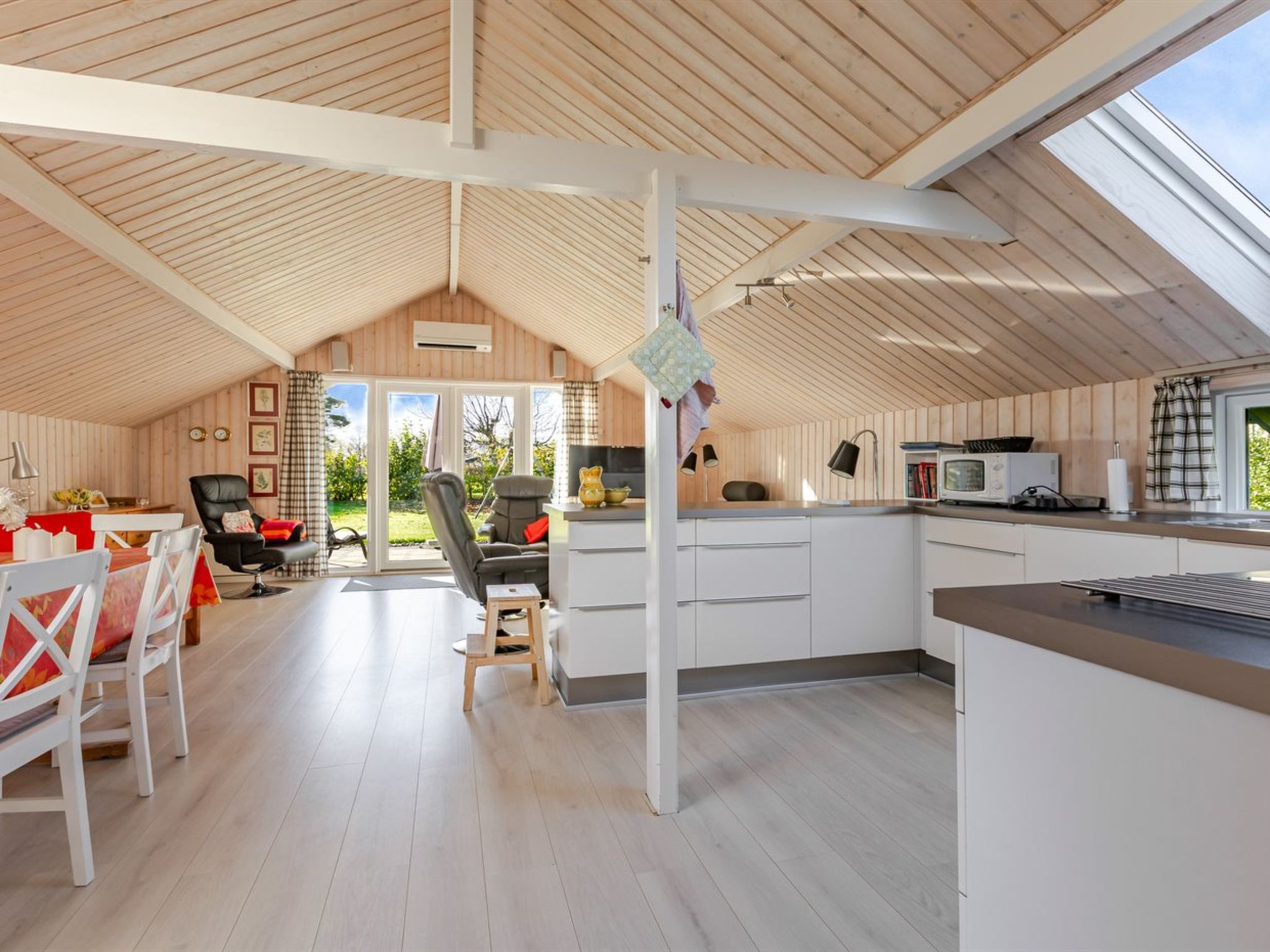 "Gerarda" - 450m from the sea-Binnen