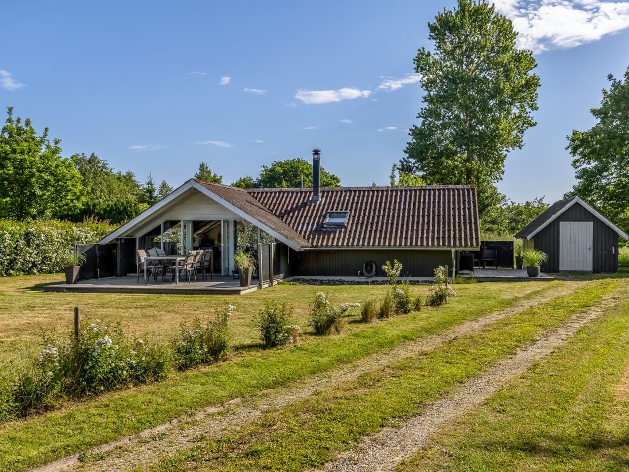 "Anneke" - 500m from the sea