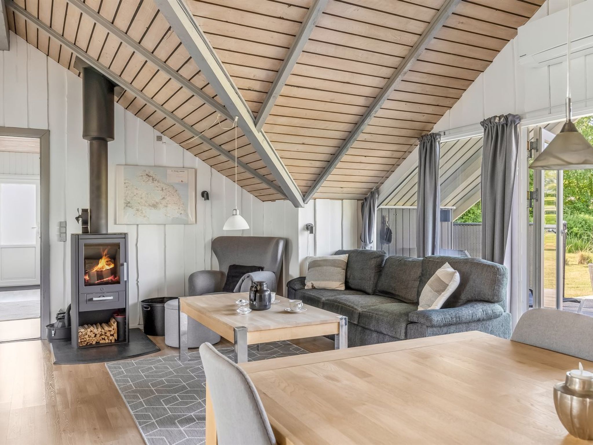 "Anneke" - 500m from the sea
