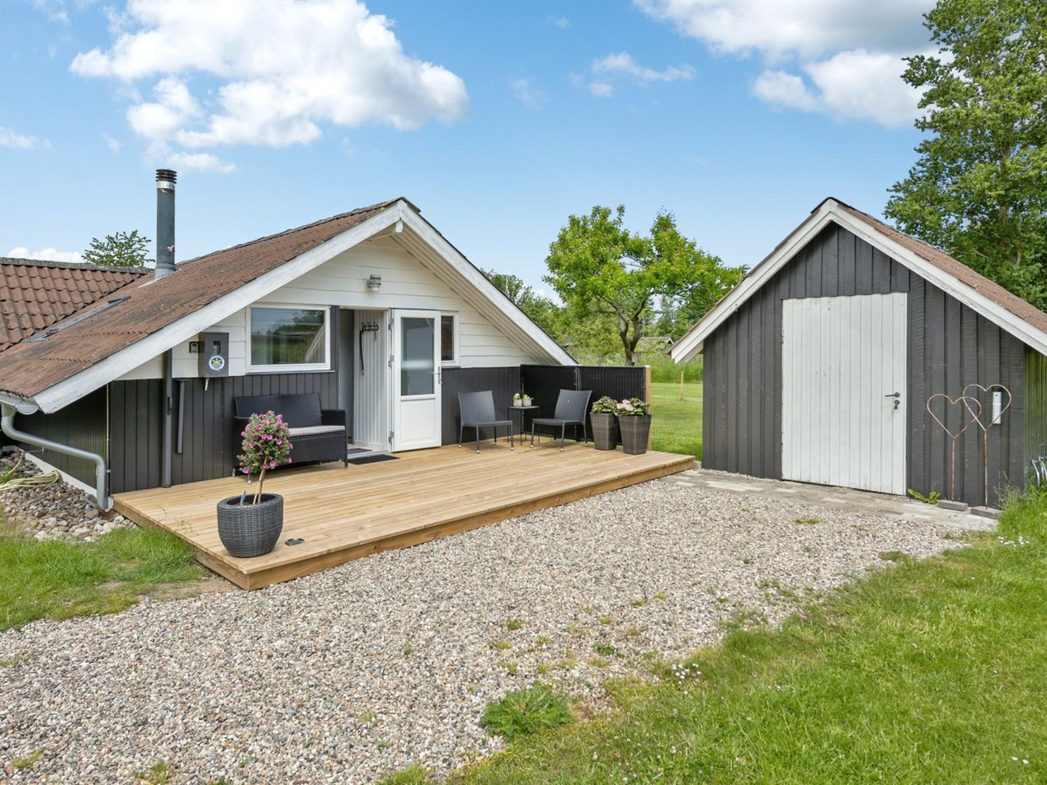 "Anneke" - 500m from the sea