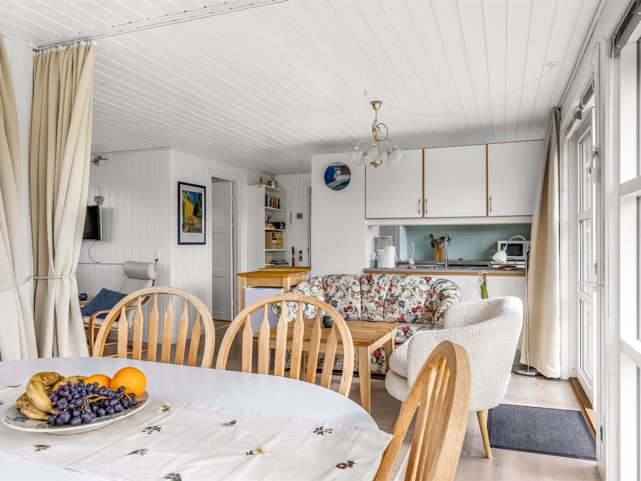 "Laurine" - 500m from the sea - Binnen