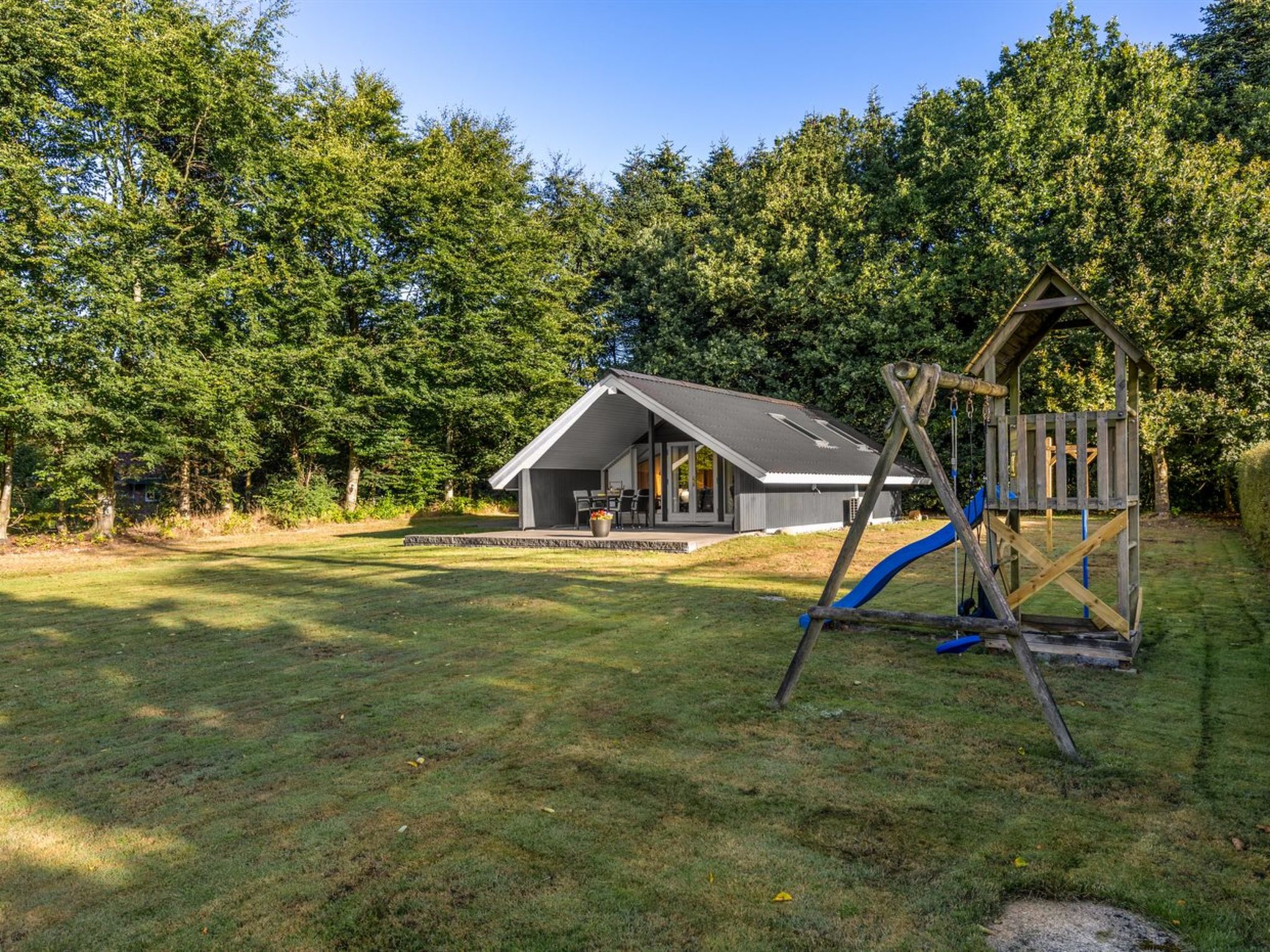 "Leonard" - 30km from the sea - Buiten