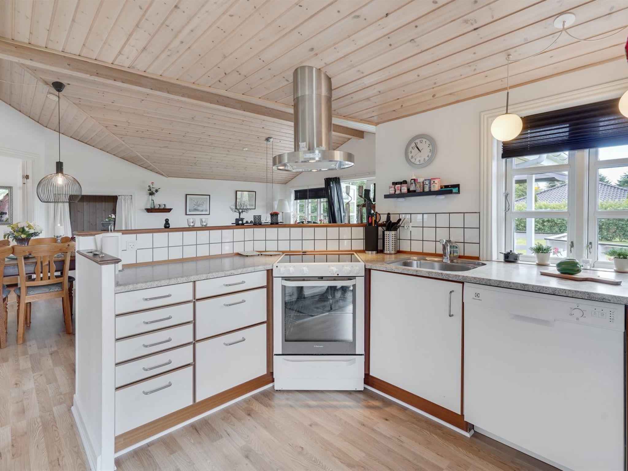 "Tolke" - 29km from the sea