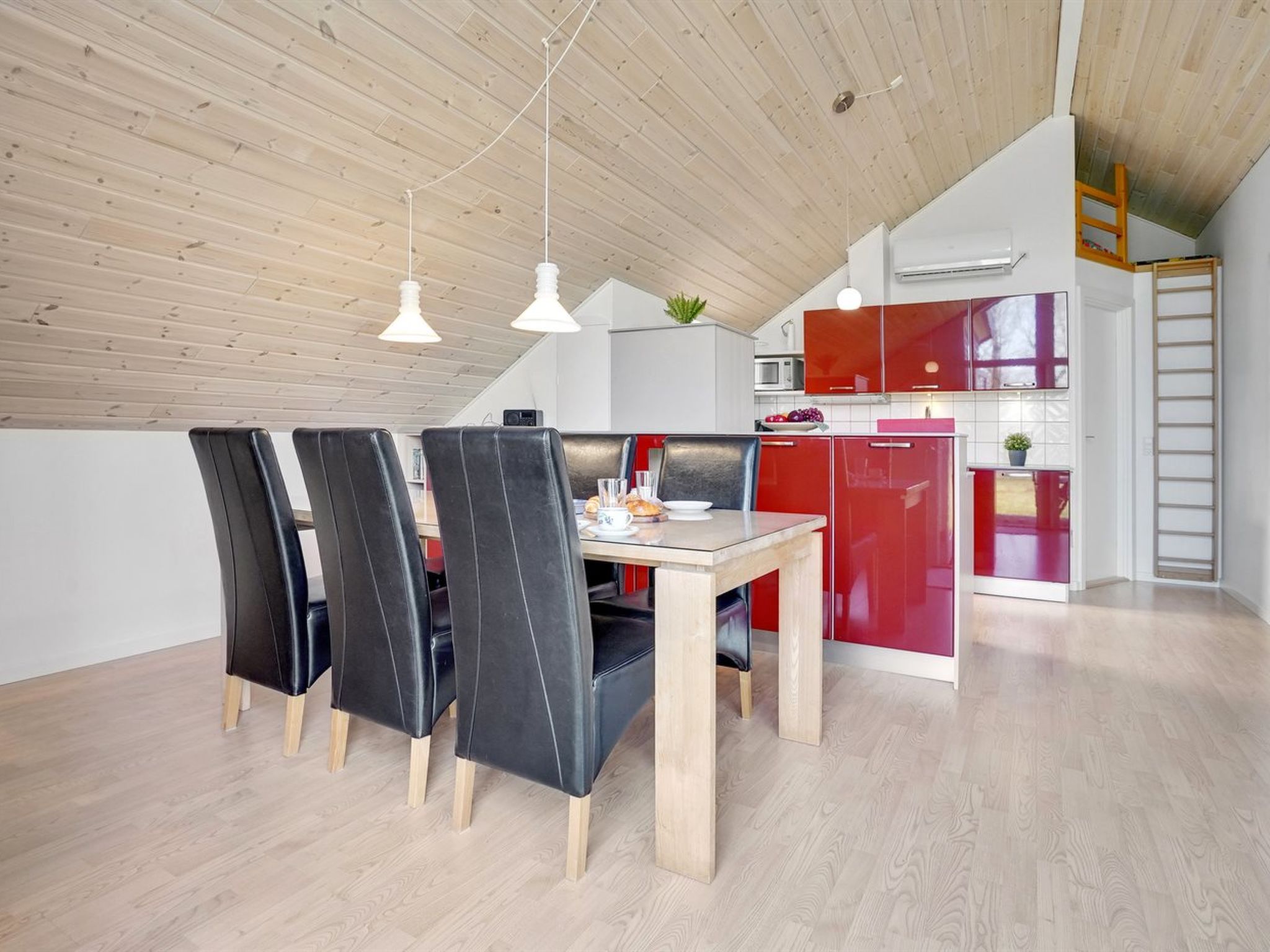 "Tiia" - 29km from the sea - Binnen
