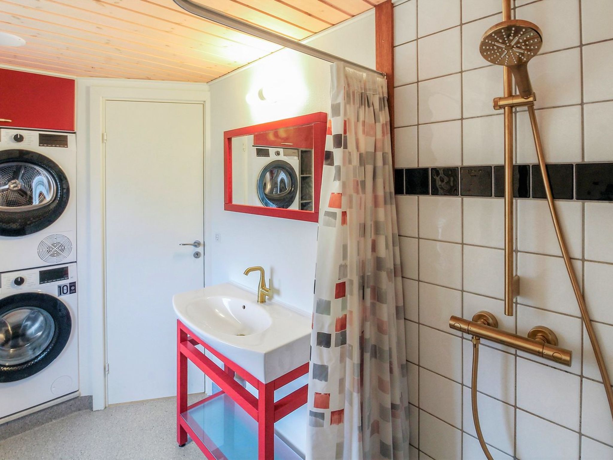 "Tiia" - 29km from the sea - Binnen