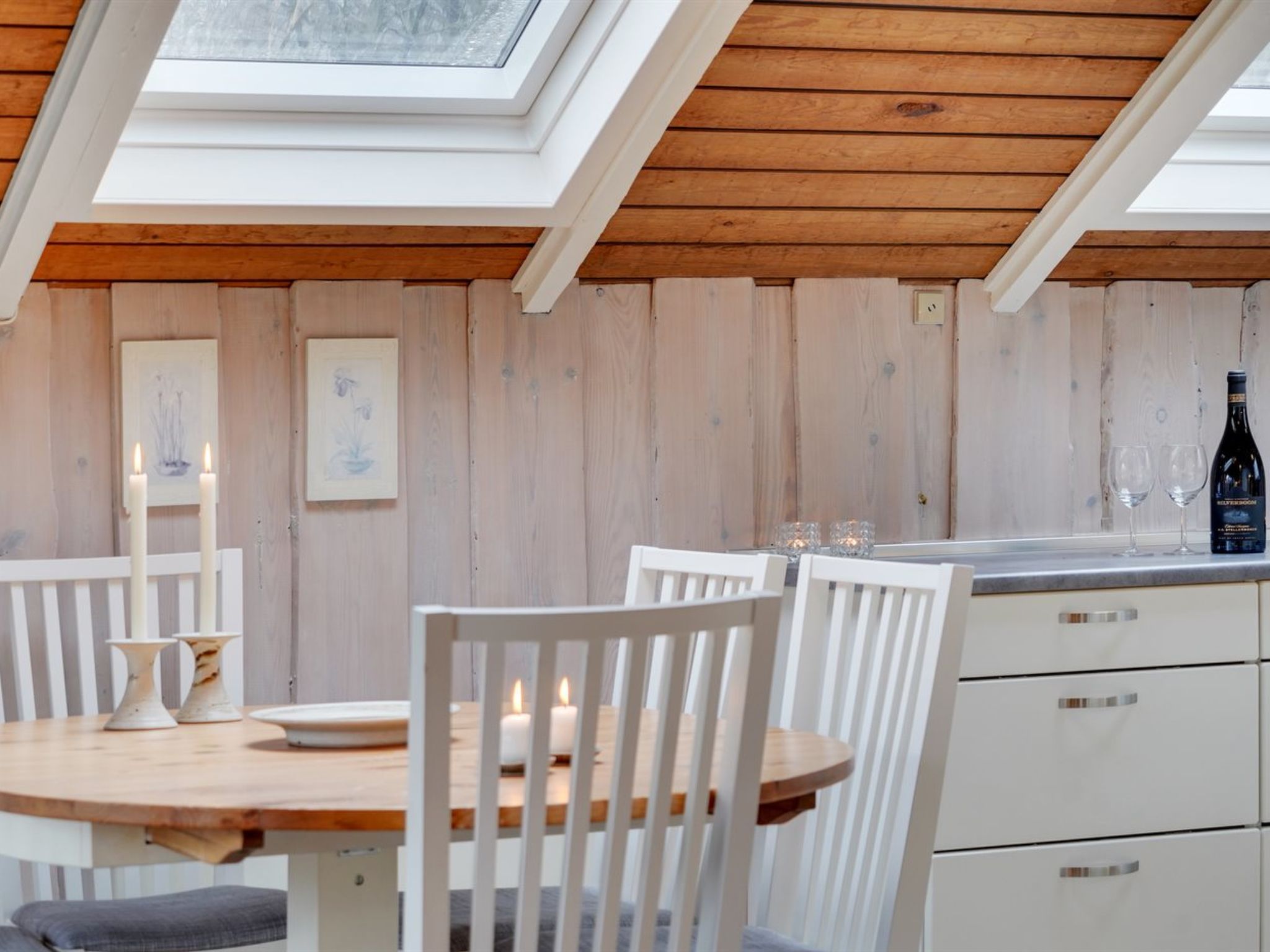 "Anninka" - 28km from the sea - Binnen