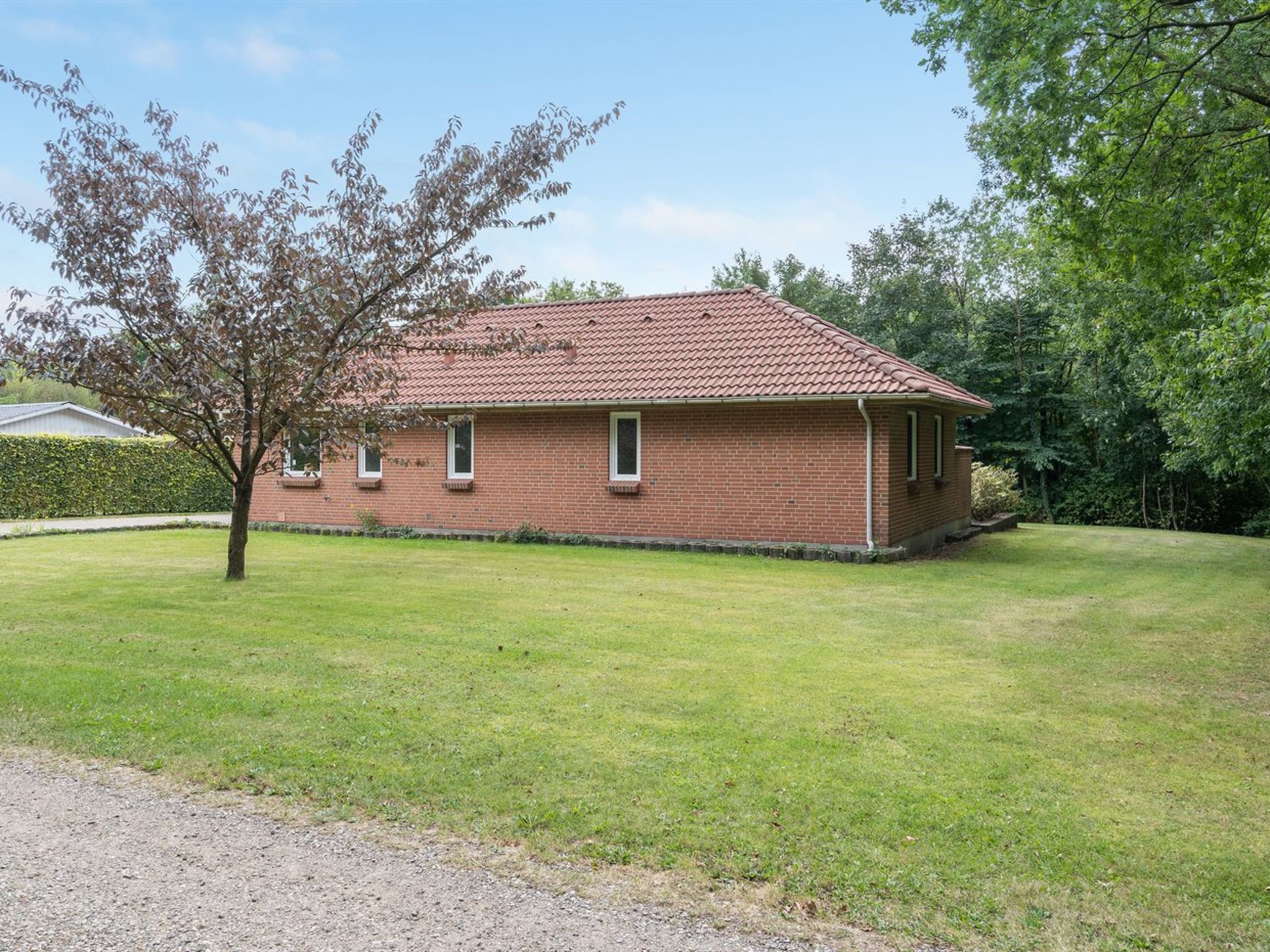 "Wyatt" - 30km from the sea - Buiten