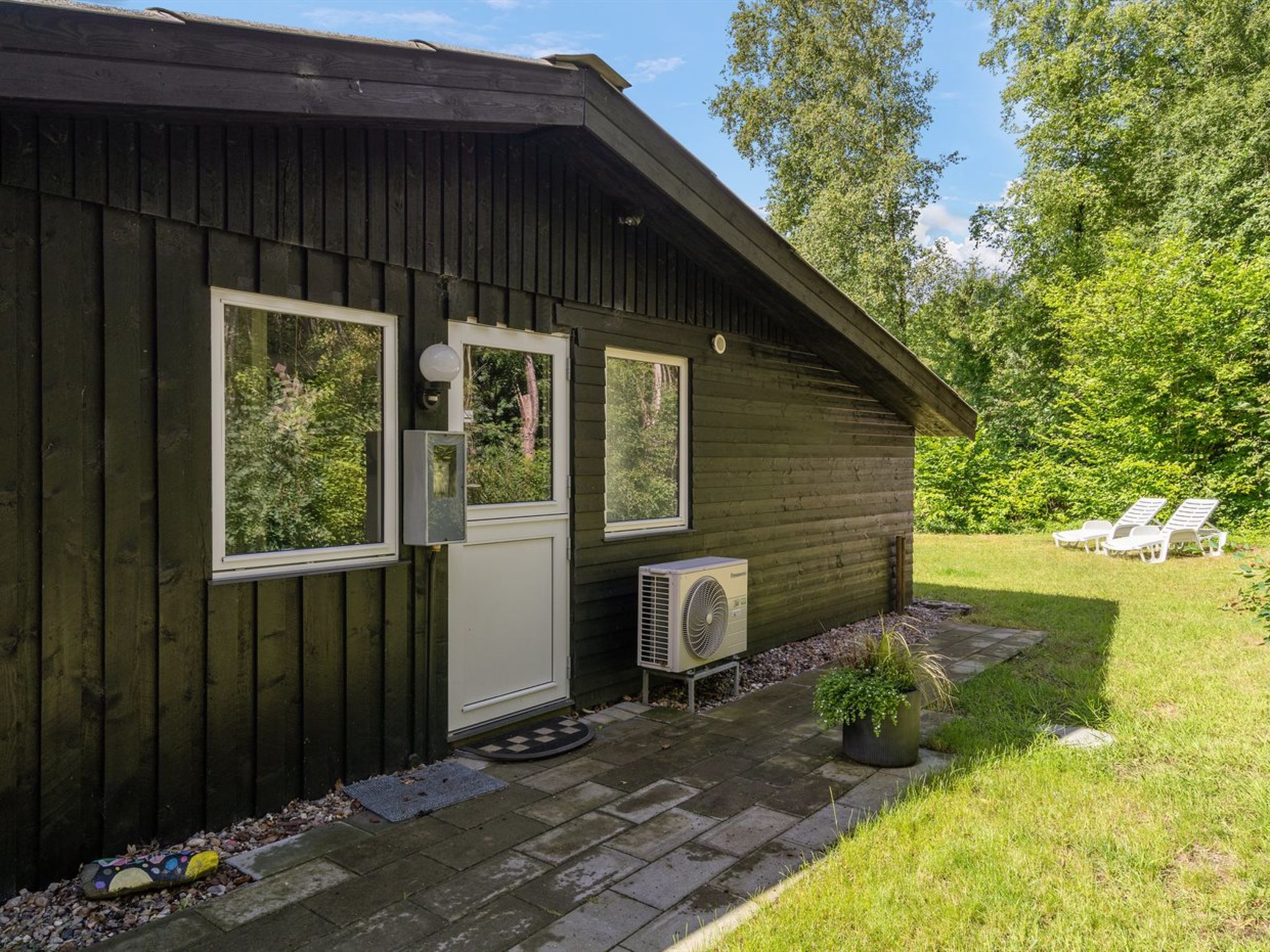 "Vitus" - 30km from the sea-Draußen