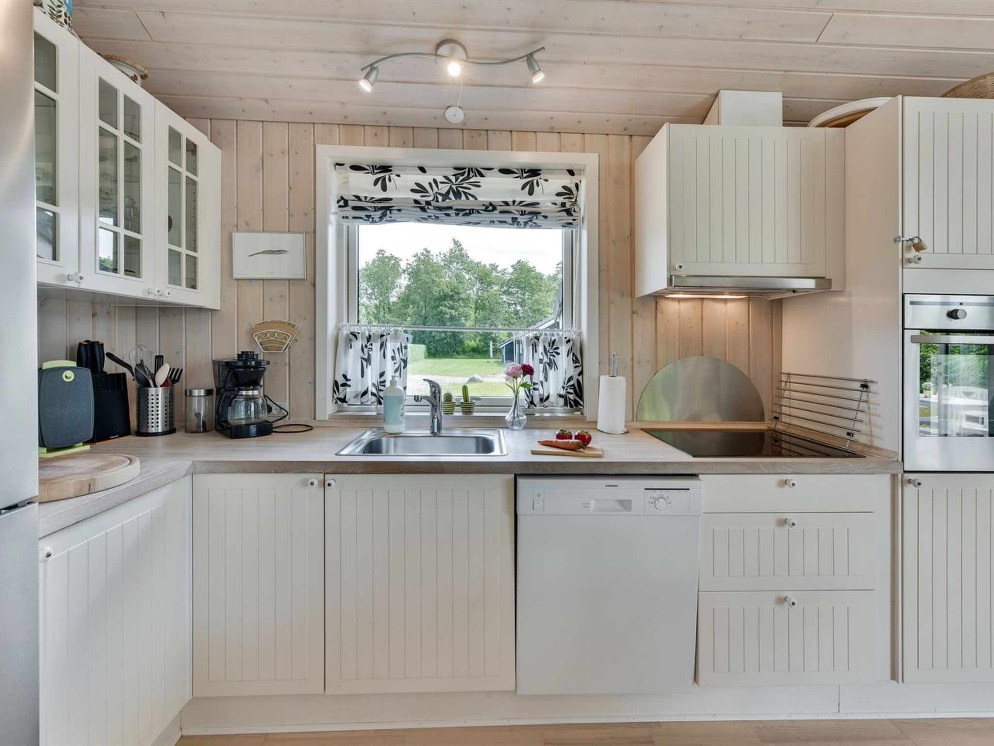 "Estrid" - 30km from the sea - Binnen