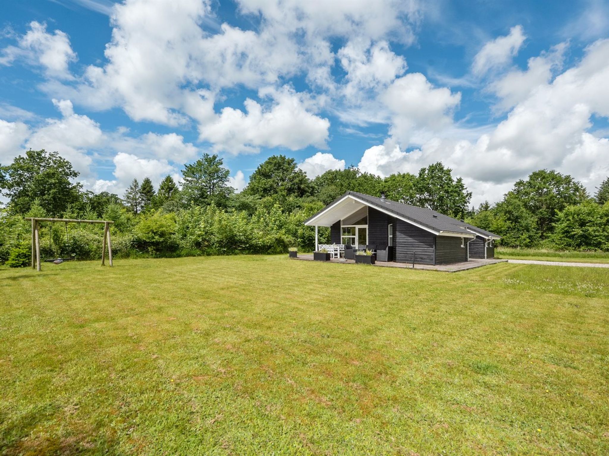 "Estrid" - 30km from the sea - Buiten