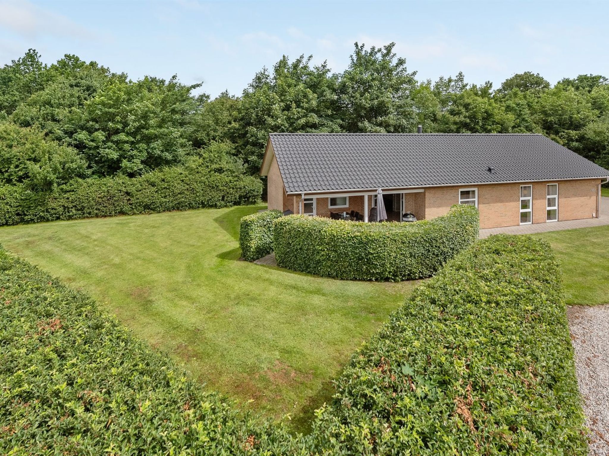 "Najdenka" - 25km from the sea - Buiten