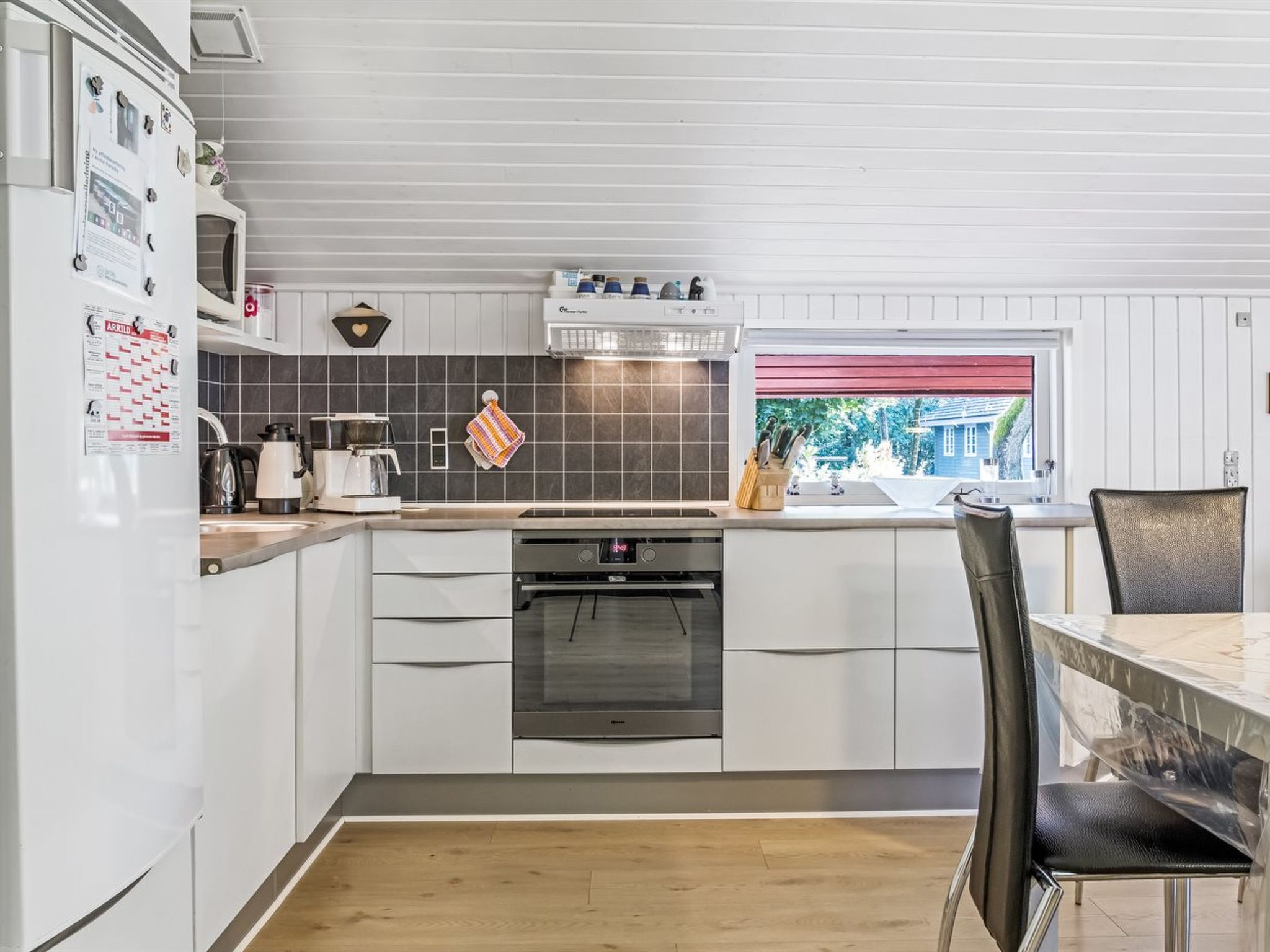"Carlene" - 25km from the sea - Inside