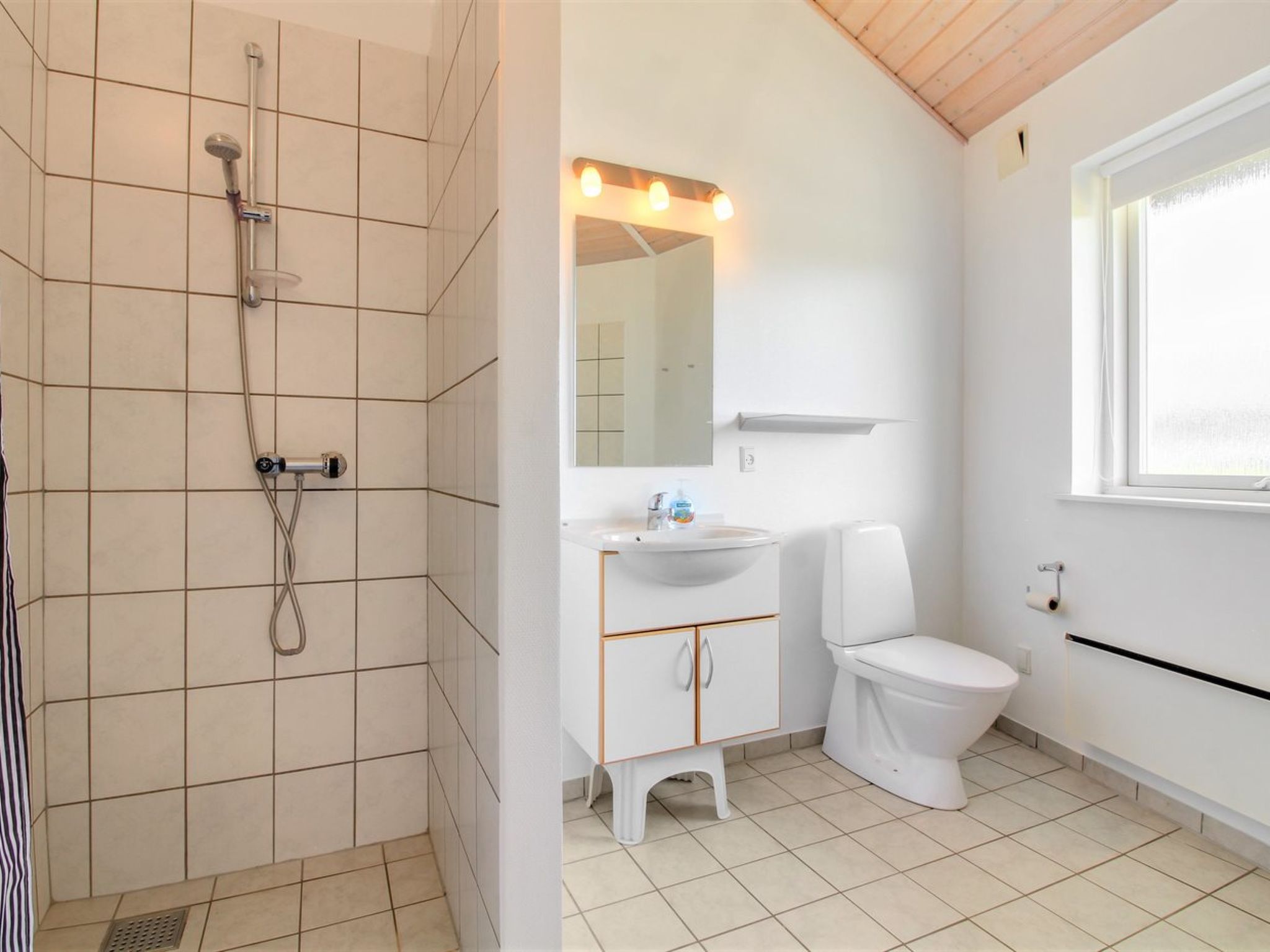 "Jani" - 25km from the sea-Binnen