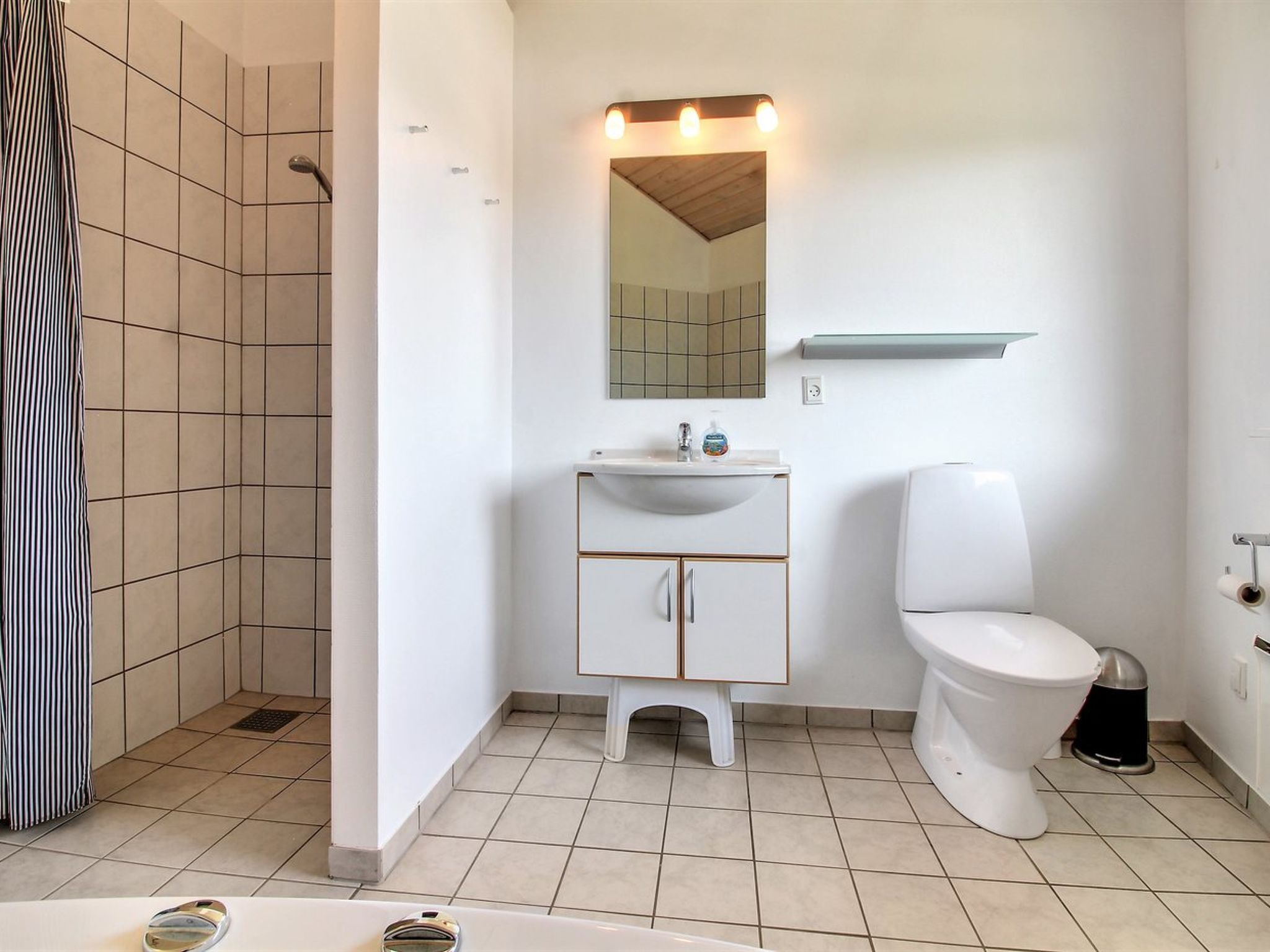 "Jani" - 25km from the sea-Binnen