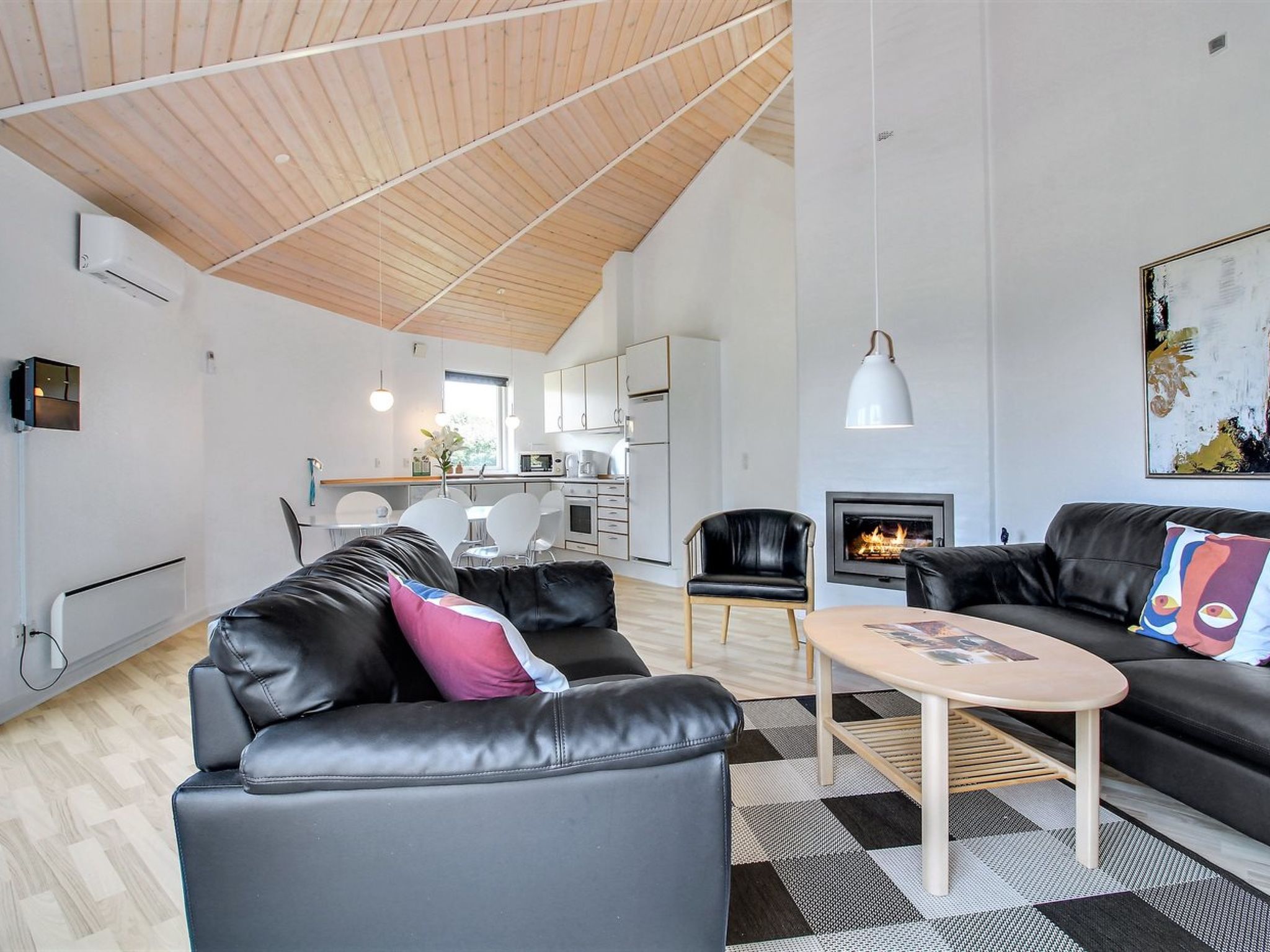 "Jani" - 25km from the sea - Binnen