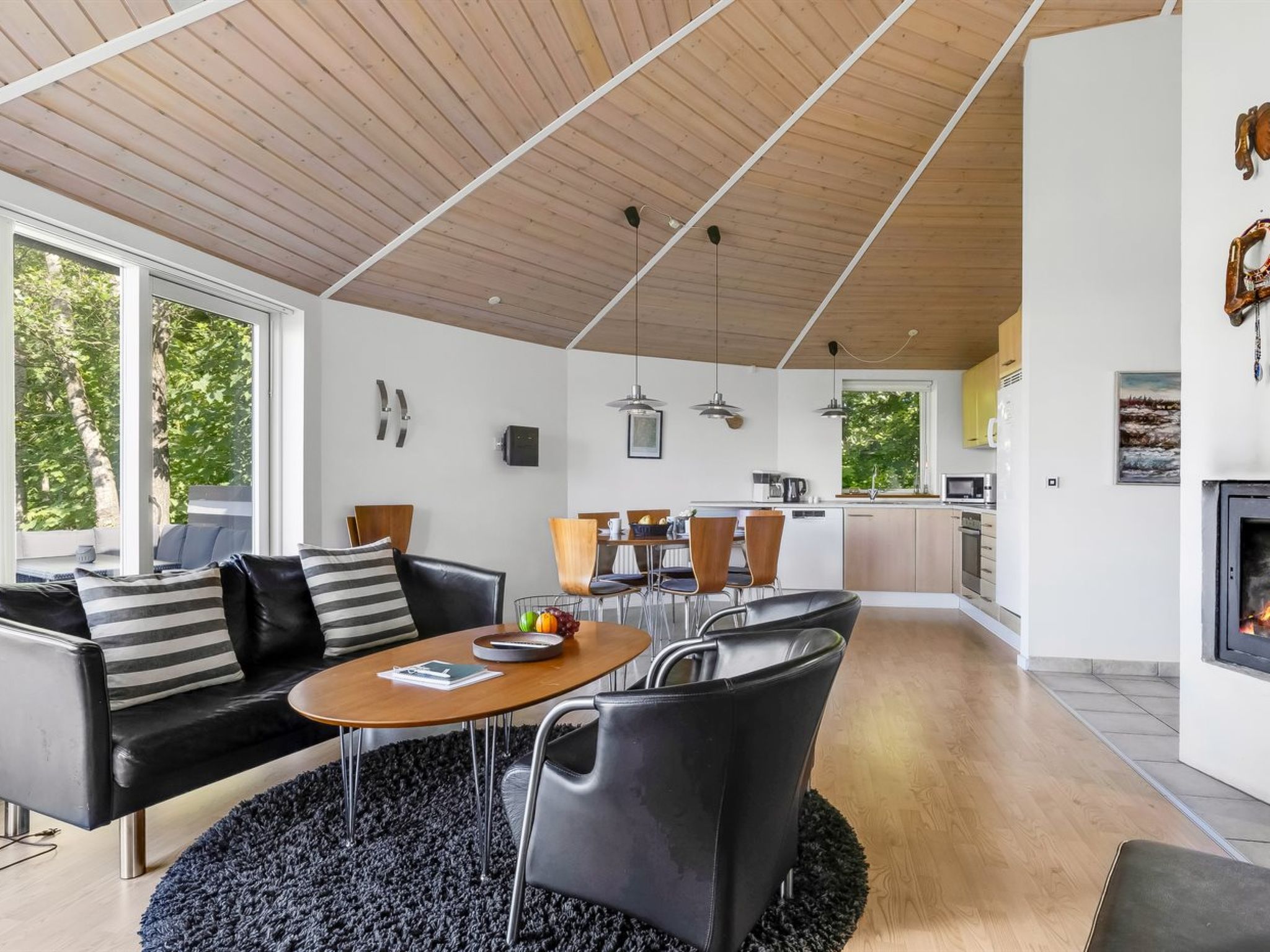 "Adrienne" - 35km from the sea - Drinnen