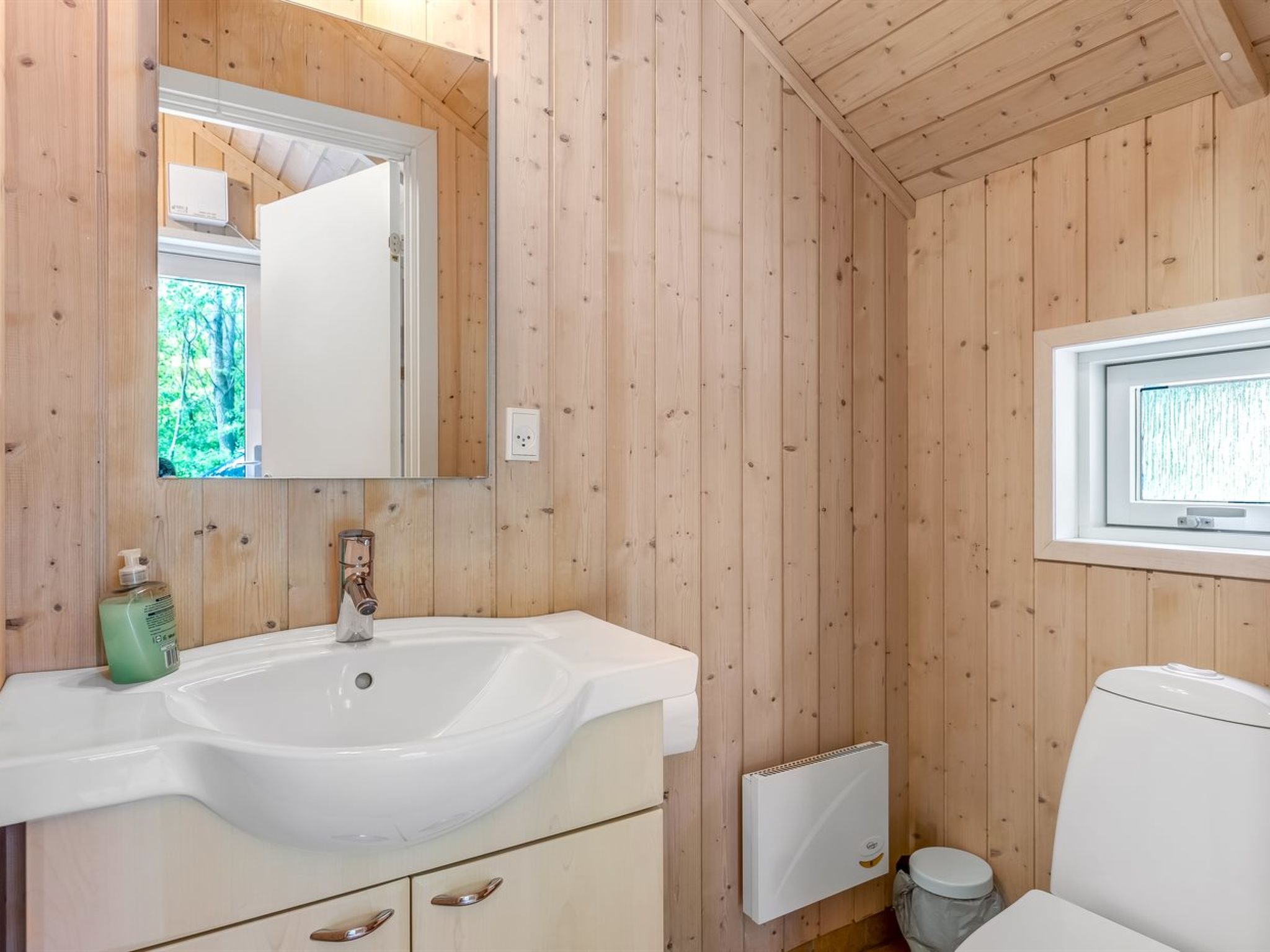 "Kaare" - 34.2km from the sea-Binnen