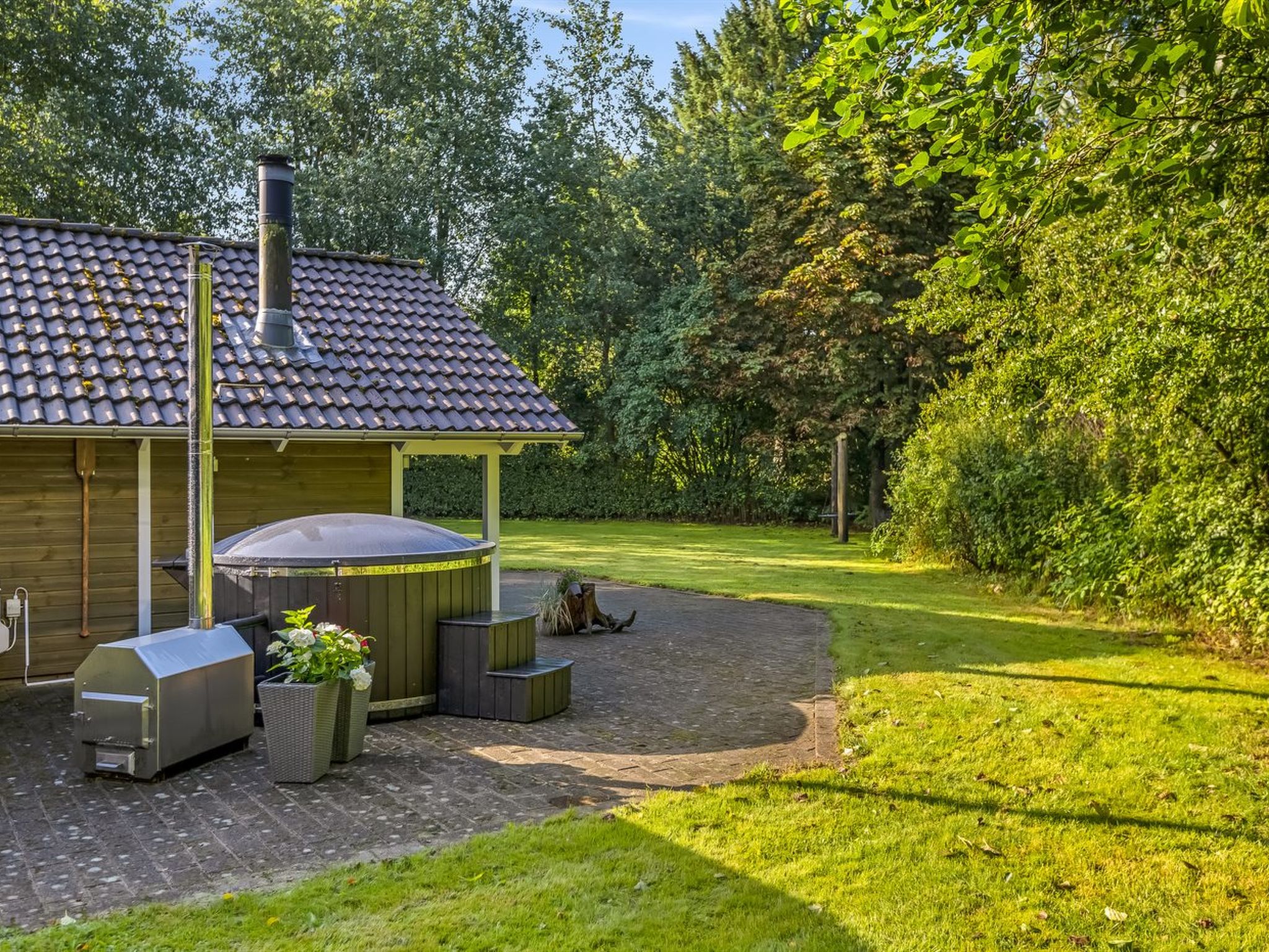 "Kaare" - 34.2km from the sea